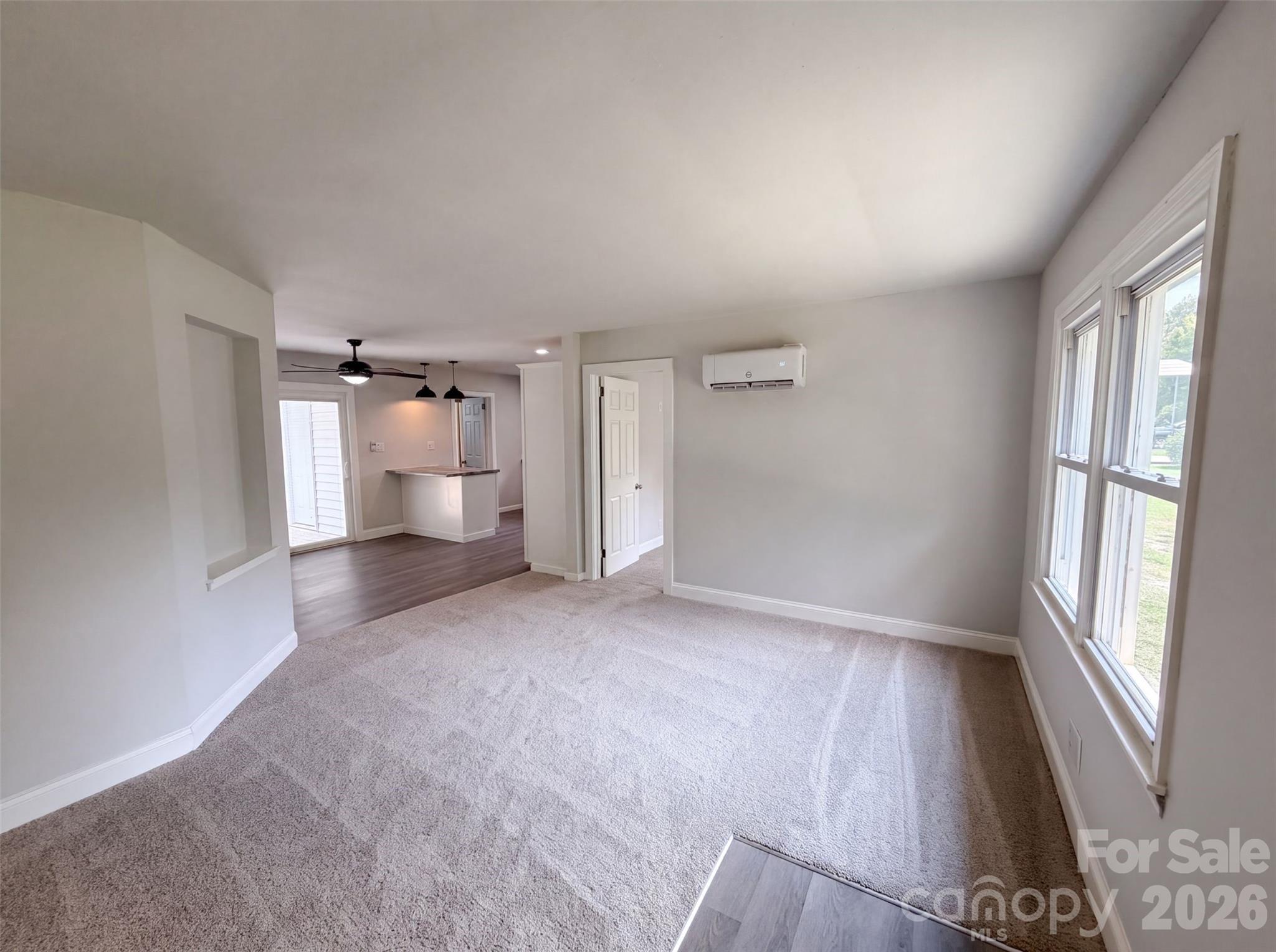 704 Morningside Drive Property Photo 3