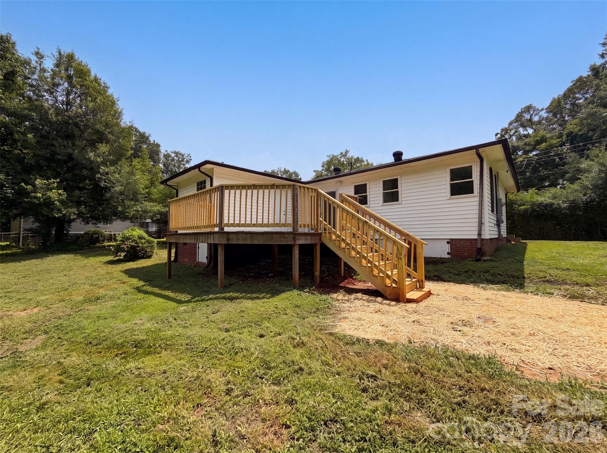 704 Morningside Drive Property Photo 5
