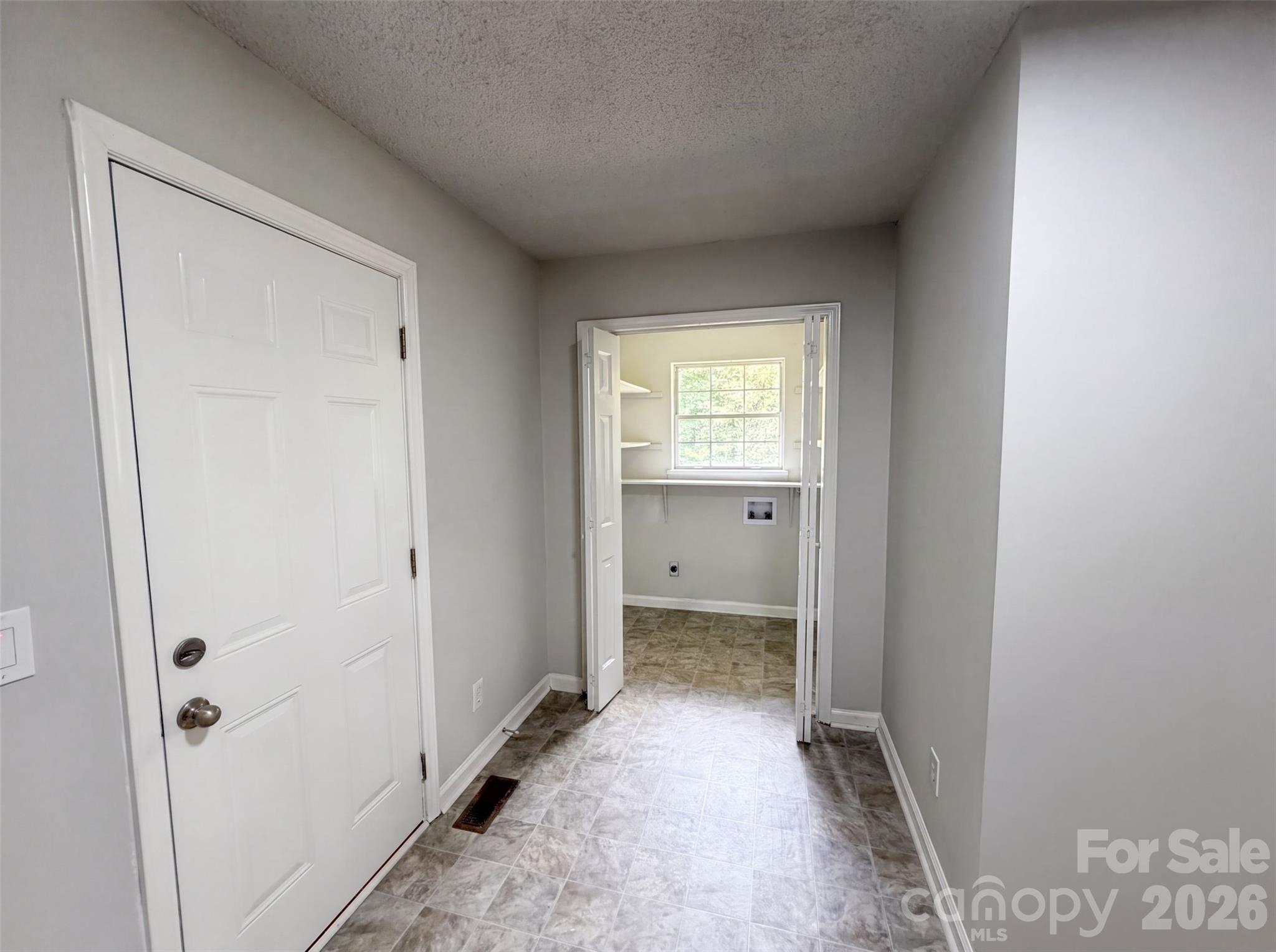 704 Morningside Drive Property Photo 10