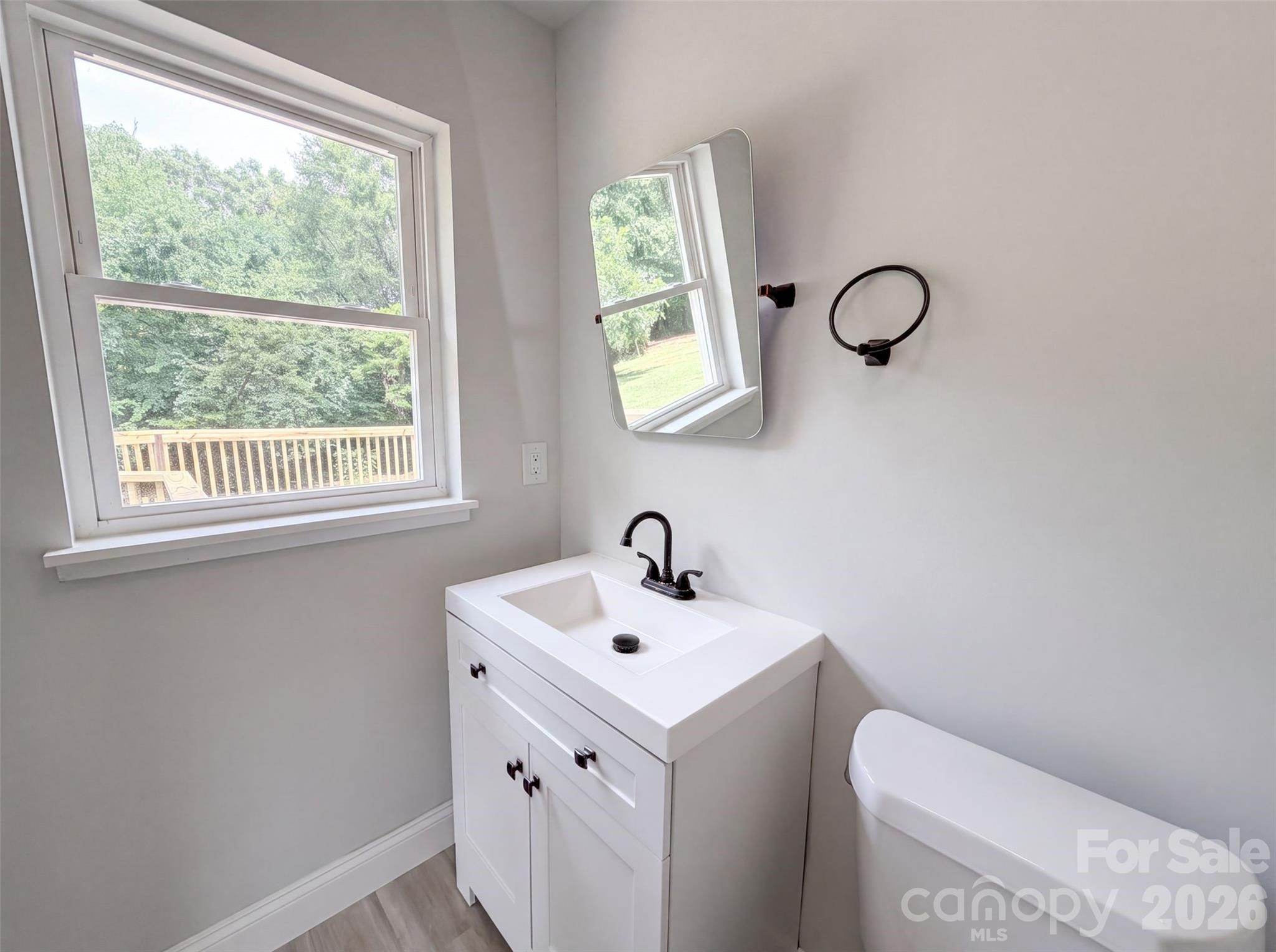 704 Morningside Drive Property Photo 16