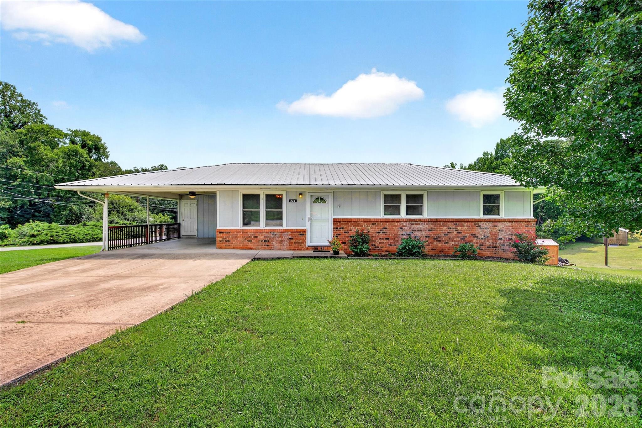 224 Cherokee Way Property Photo 1