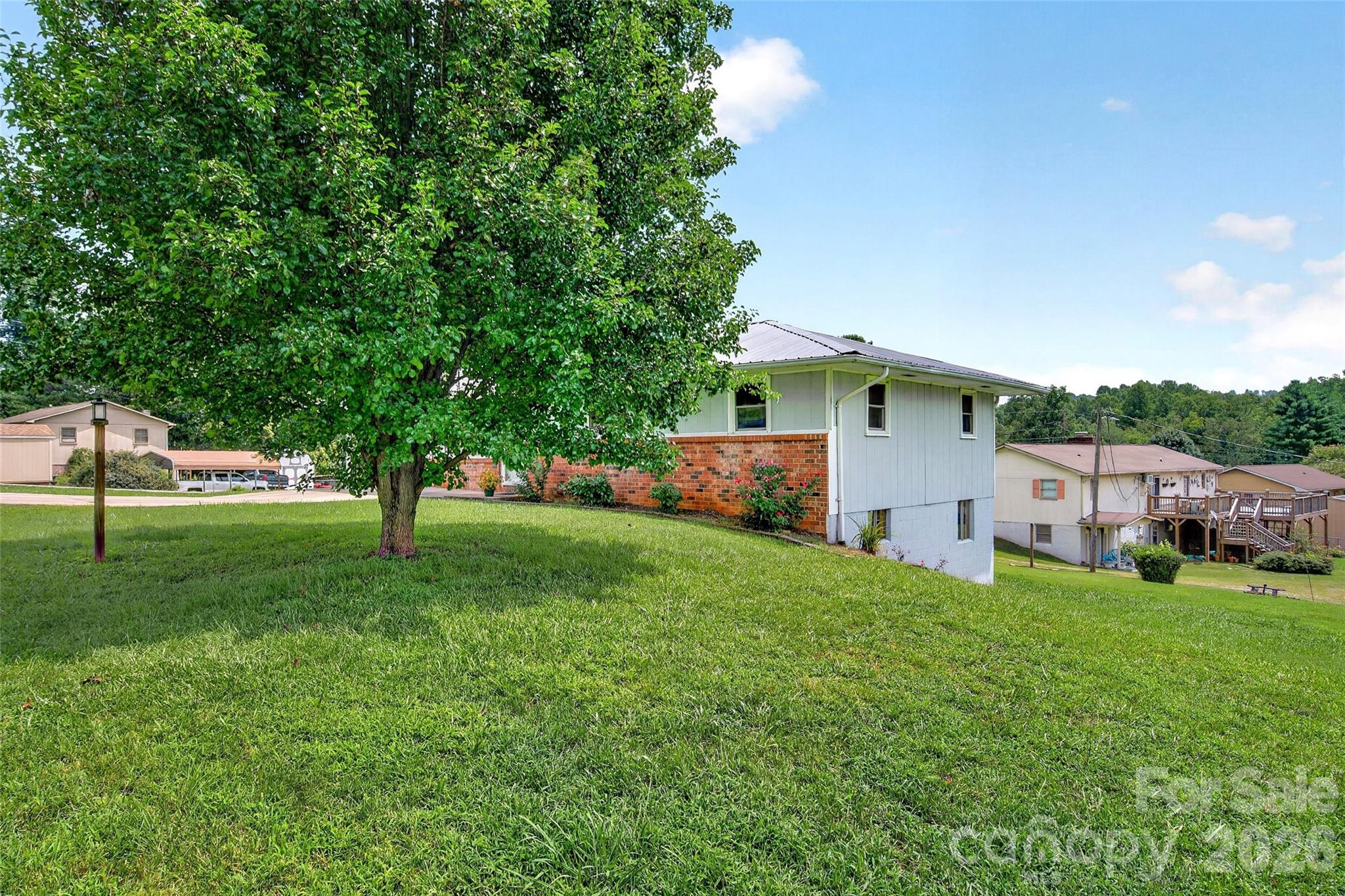 224 Cherokee Way Property Photo 4