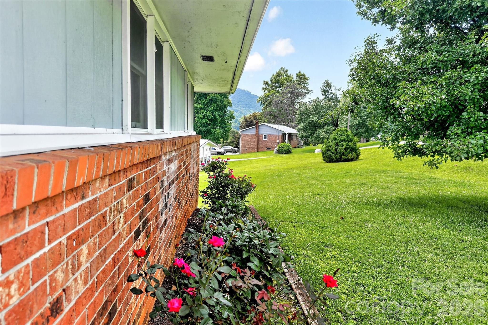 224 Cherokee Way Property Photo 7