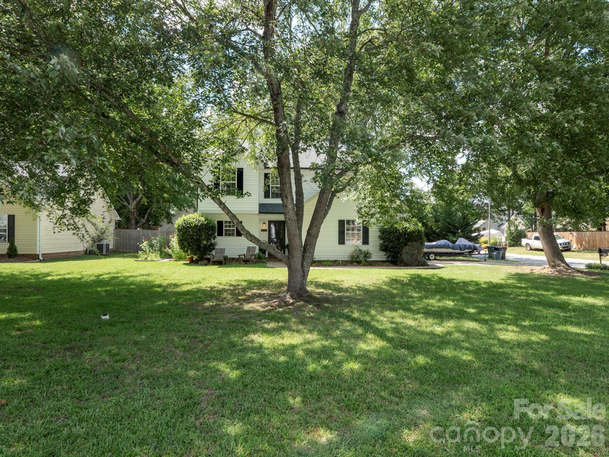 3015 Queensdale Drive Property Photo 1