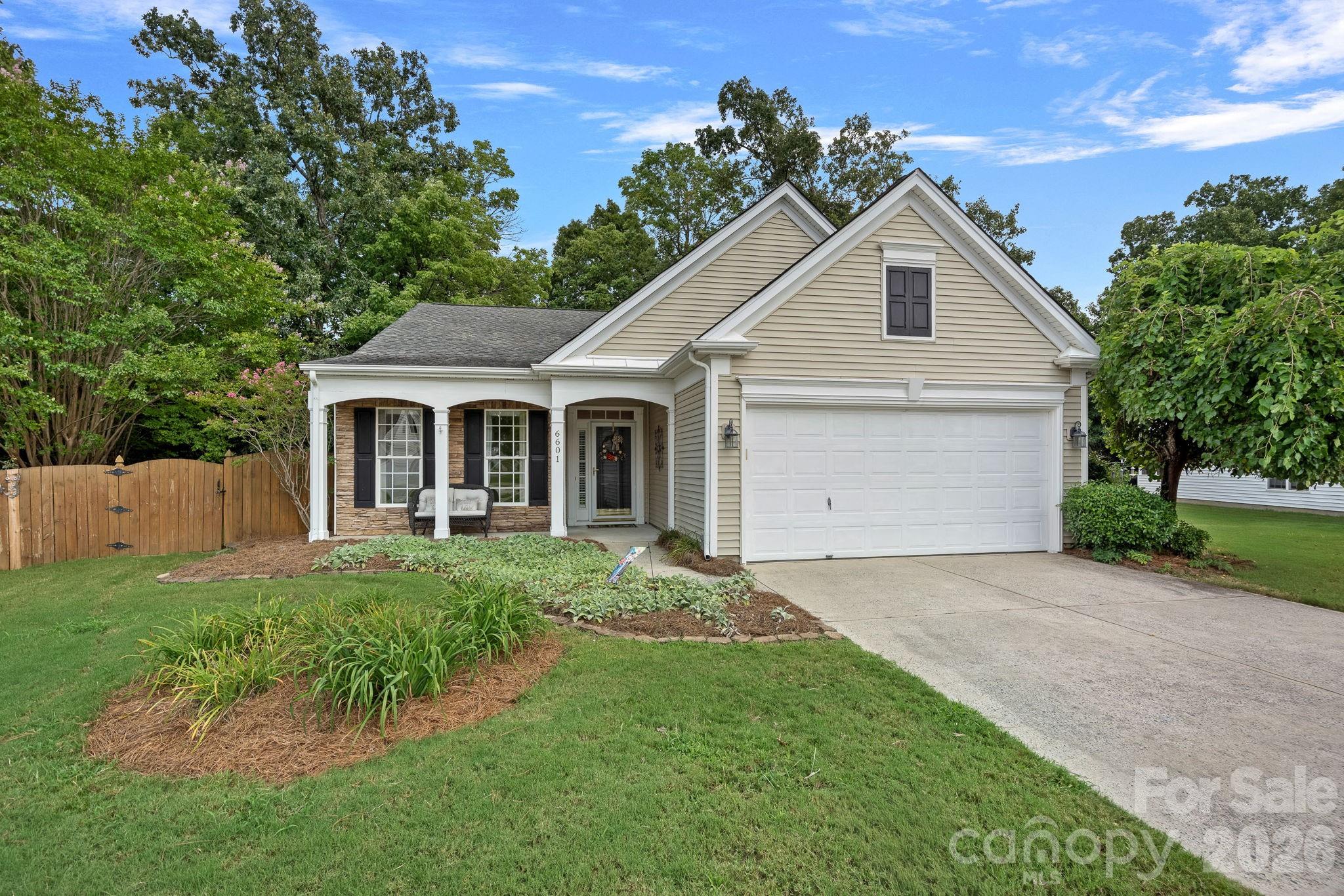 6601 Warbler Wood Court Property Photo 1