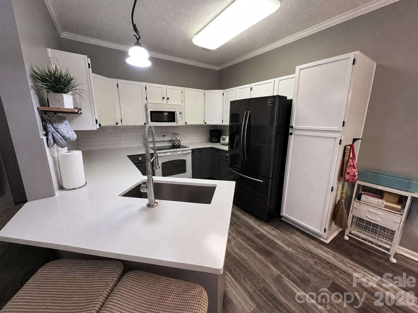 4515 Fox Thorne Drive Property Photo 4
