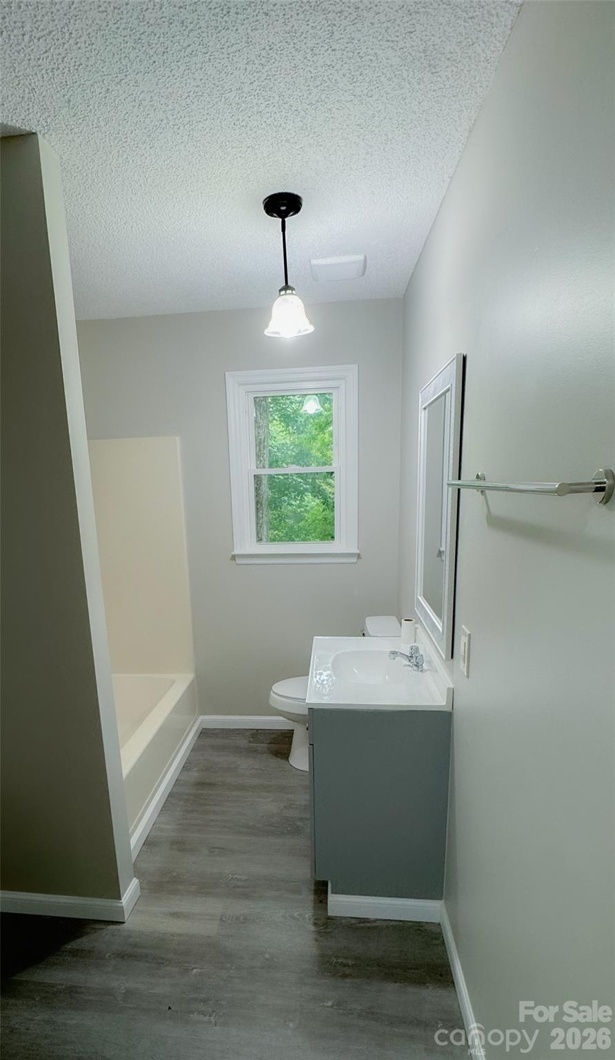 705 Creekridge Drive Property Photo 7