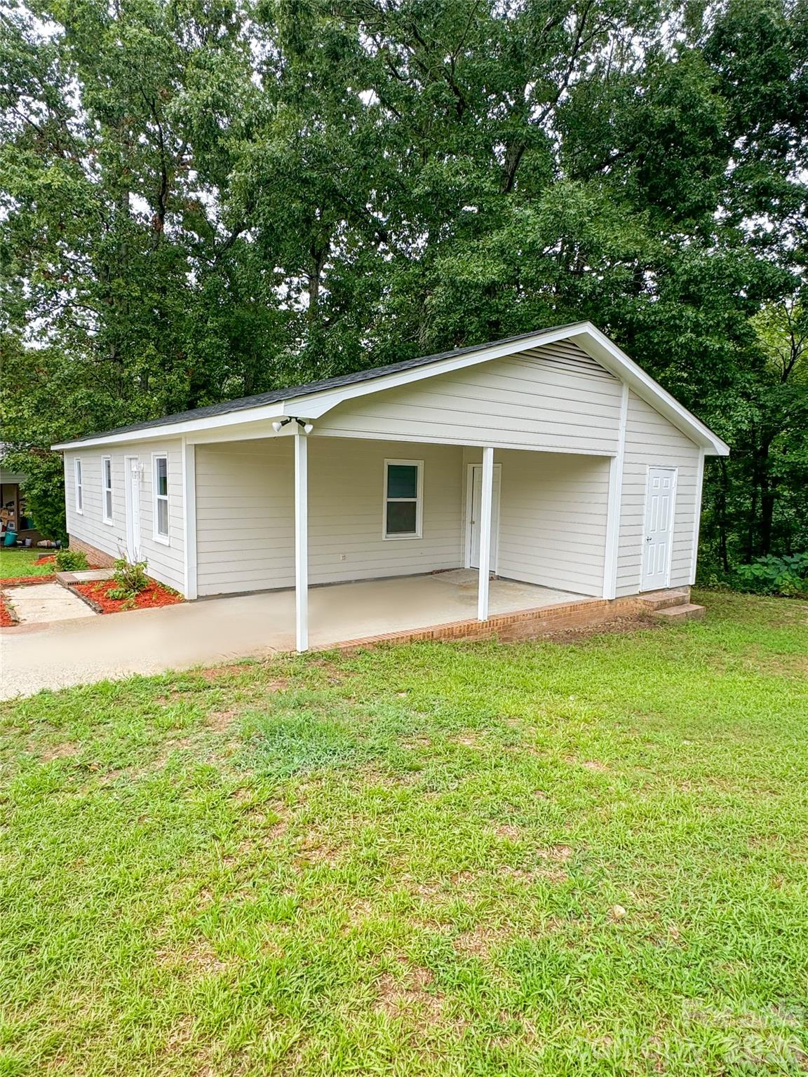 705 Creekridge Drive Property Photo 12