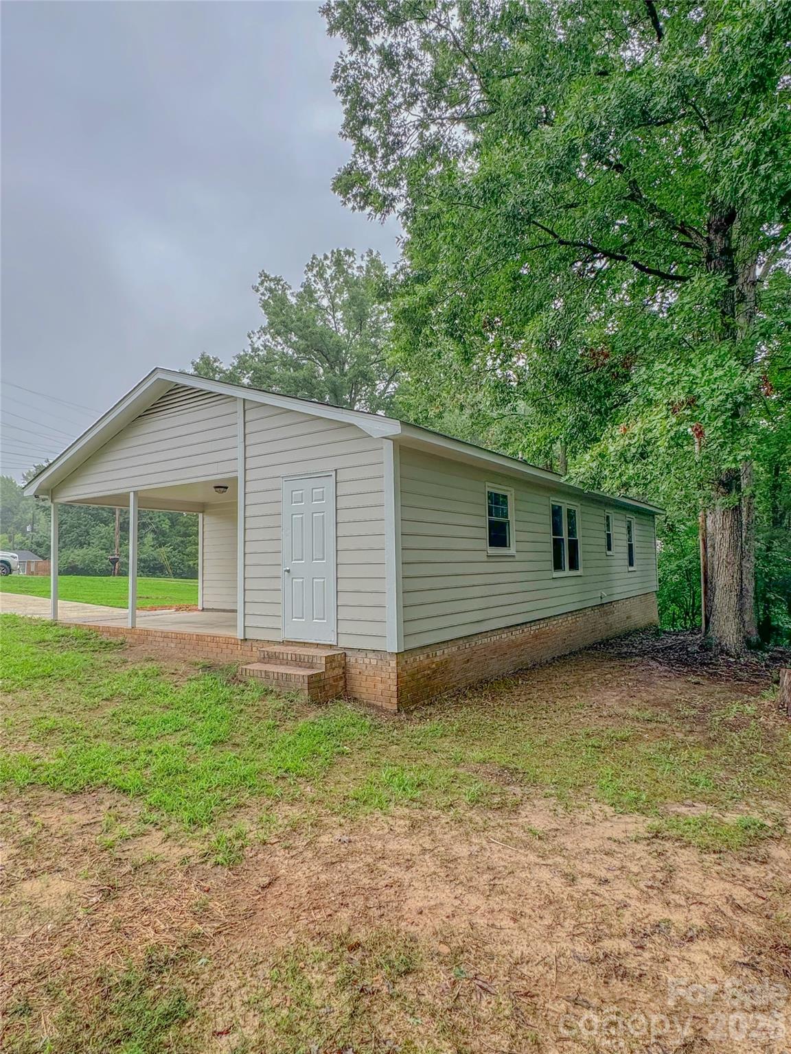 705 Creekridge Drive Property Photo 13