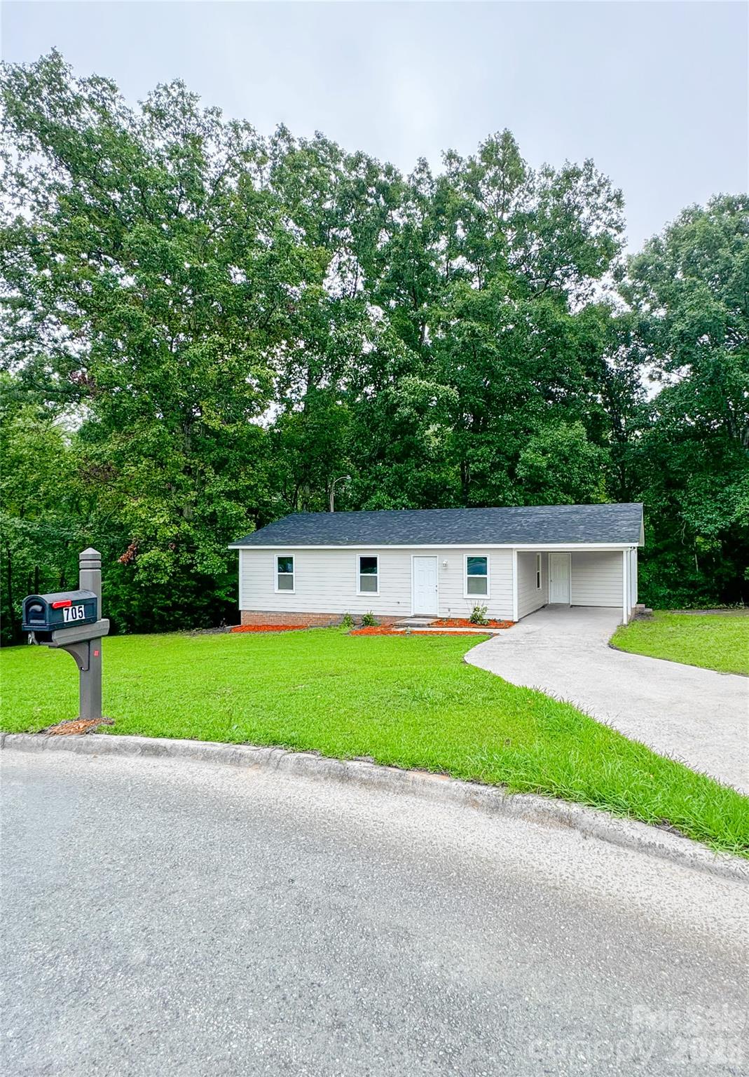 705 Creekridge Drive Property Photo 15