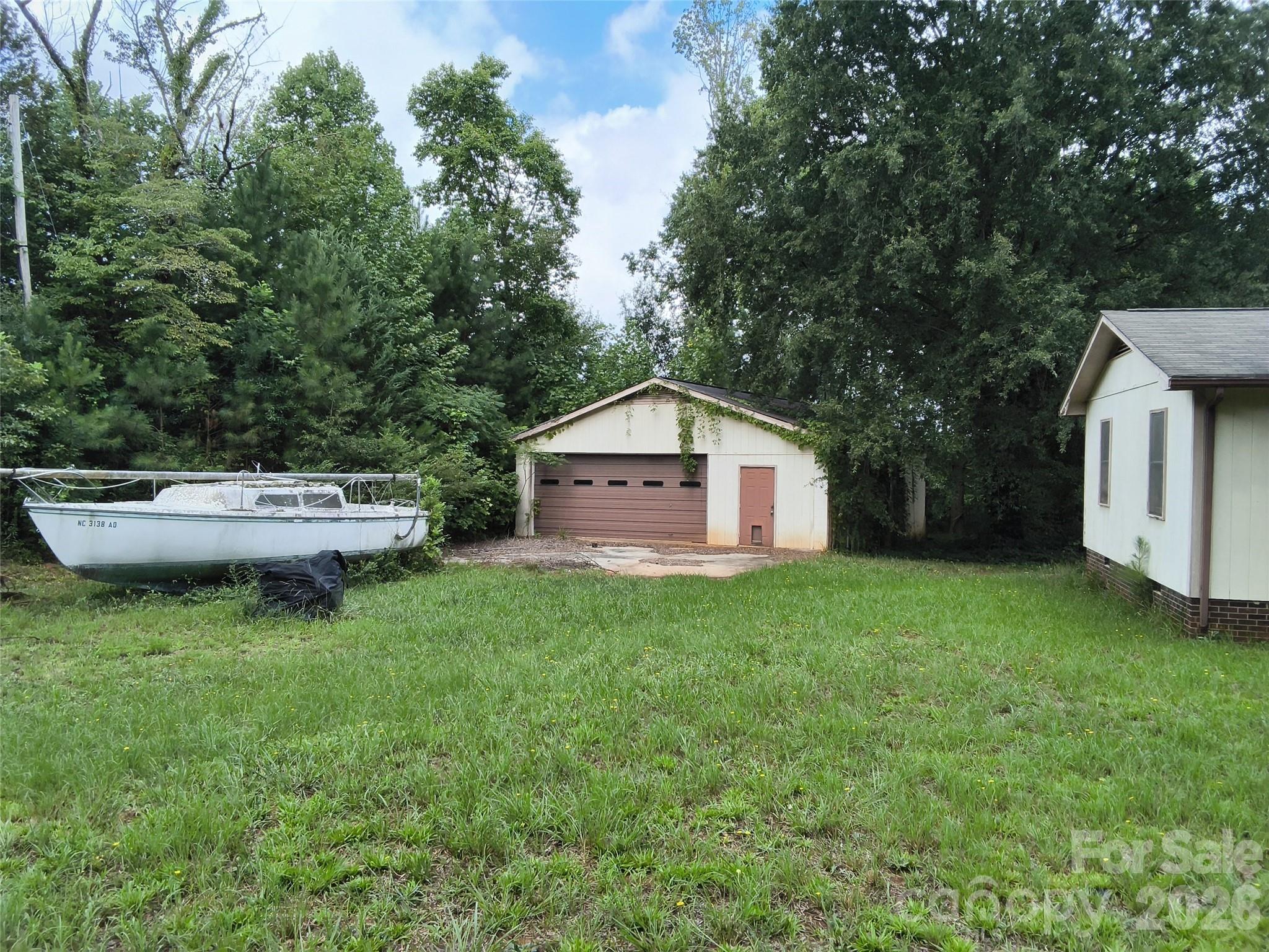 1981 Mollys Backbone Road Property Photo 3