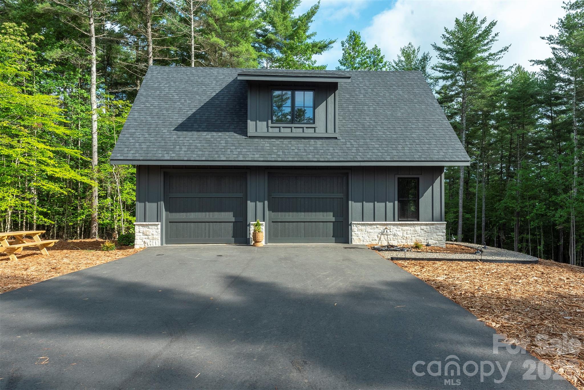 1156 Campbells Trace Property Photo 2