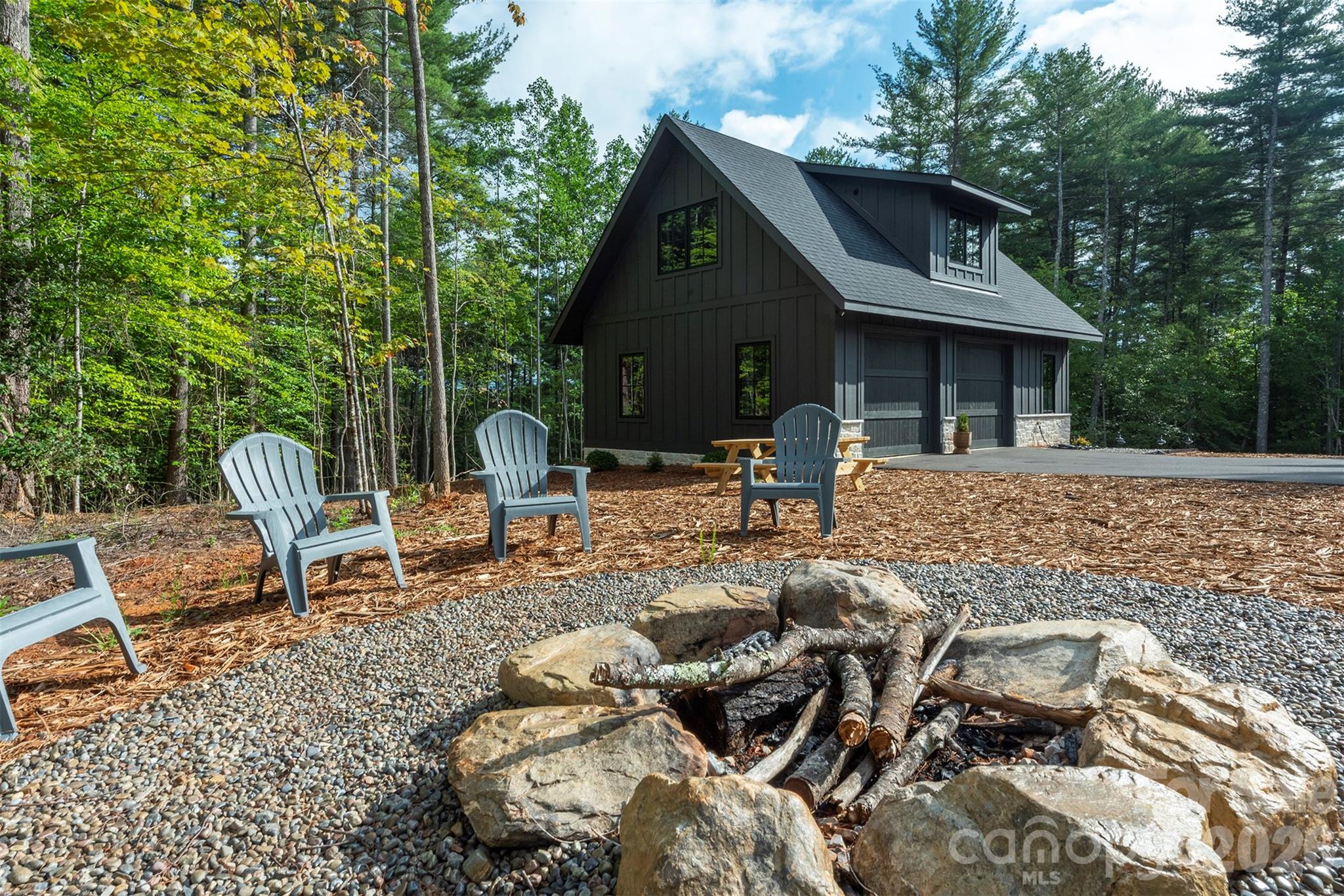 1156 Campbells Trace Property Photo 3