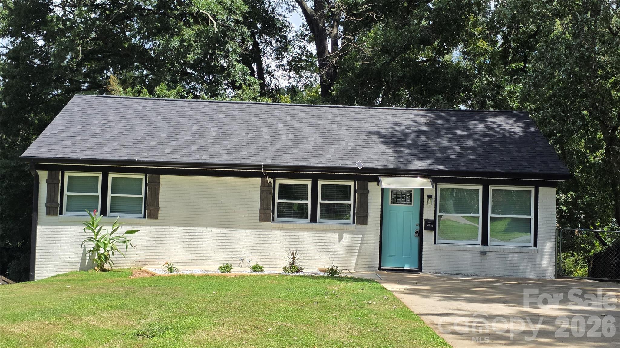 513 E Ohio Avenue Property Photo 2