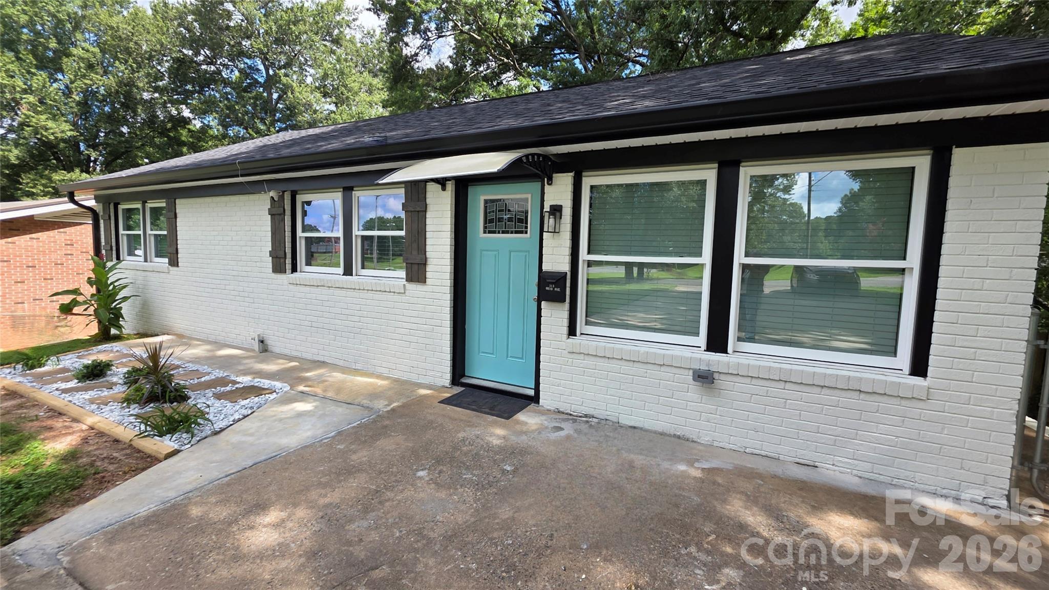 513 E Ohio Avenue Property Photo 3