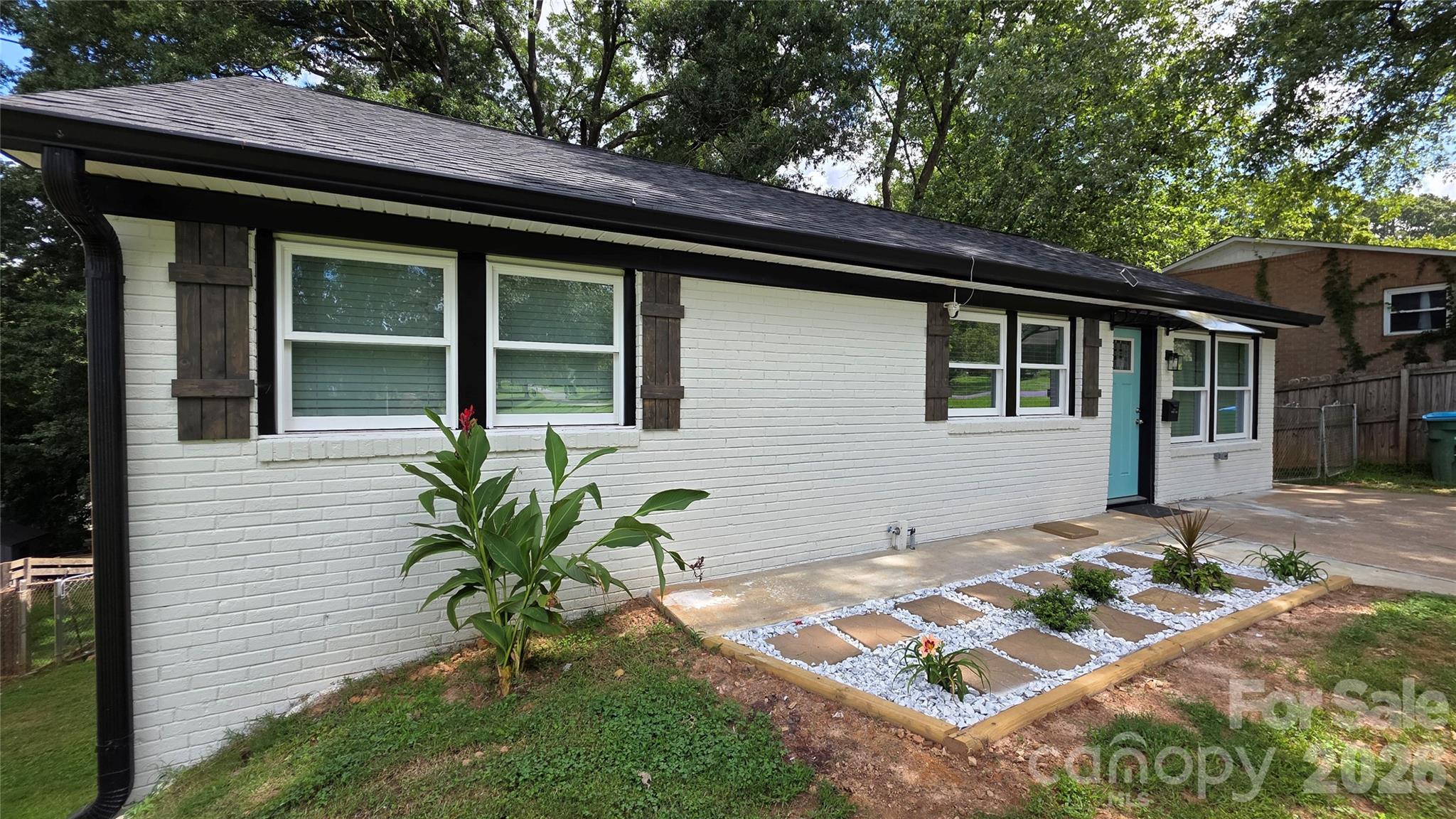 513 E Ohio Avenue Property Photo 4