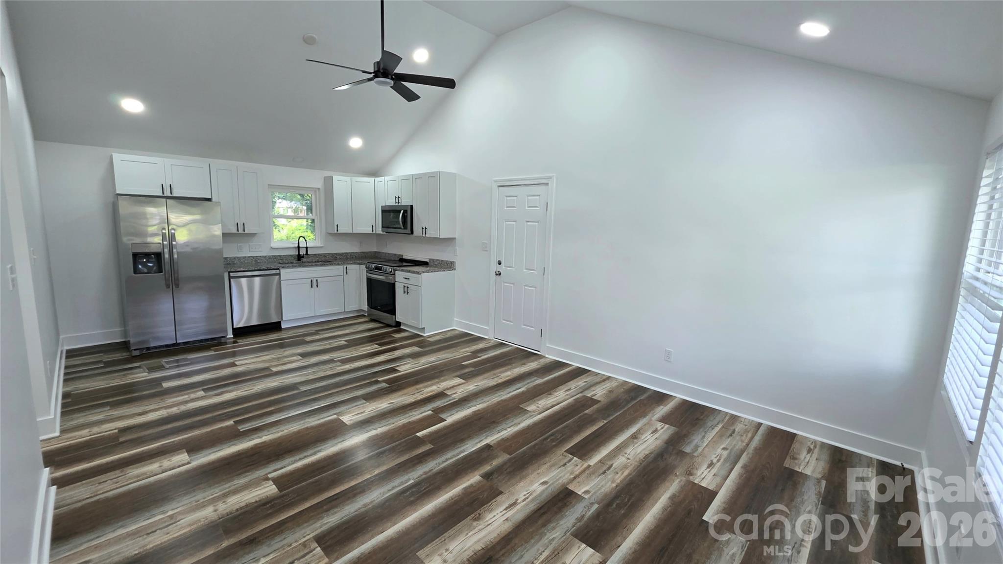 513 E Ohio Avenue Property Photo 8