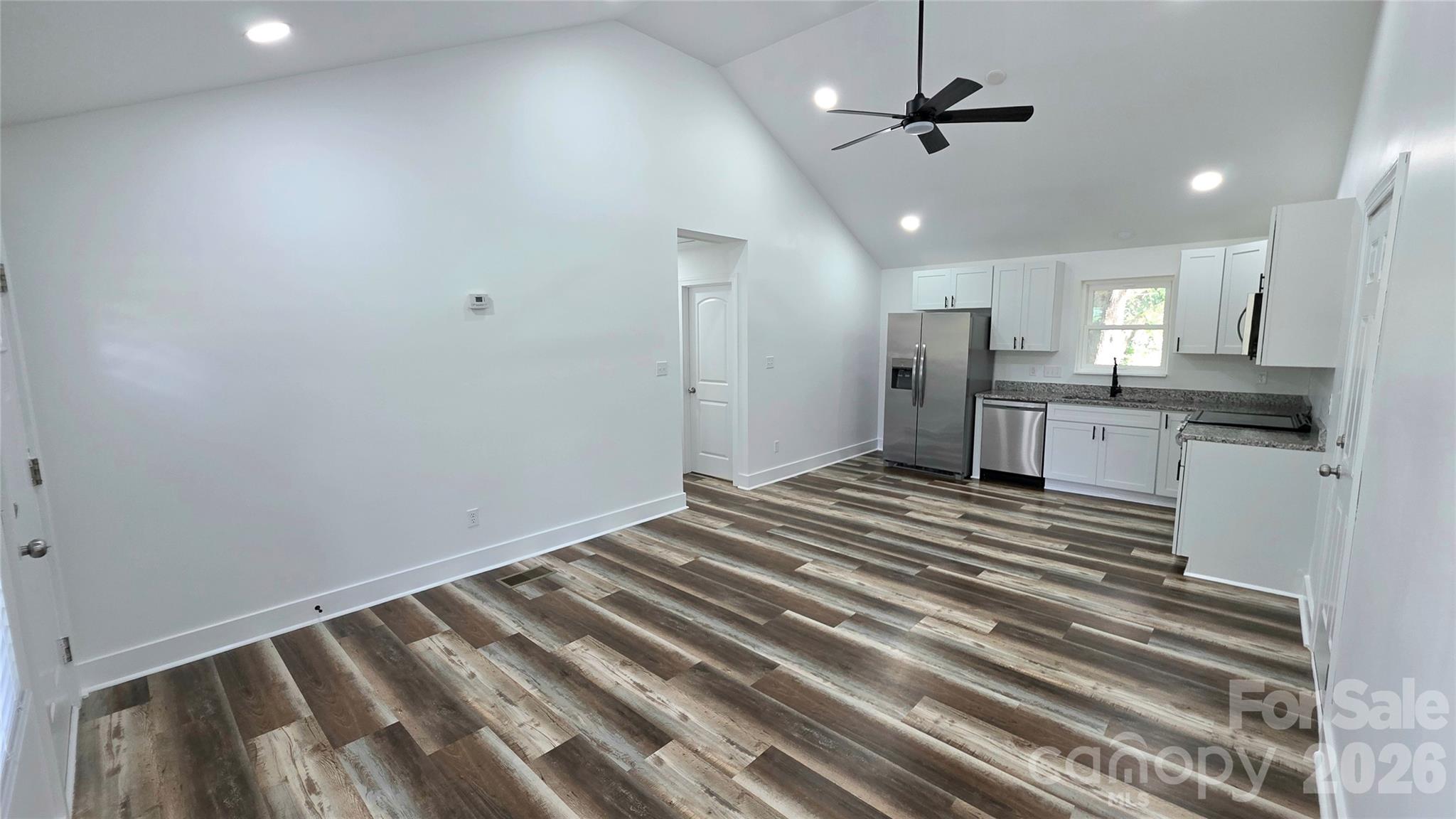 513 E Ohio Avenue Property Photo 9
