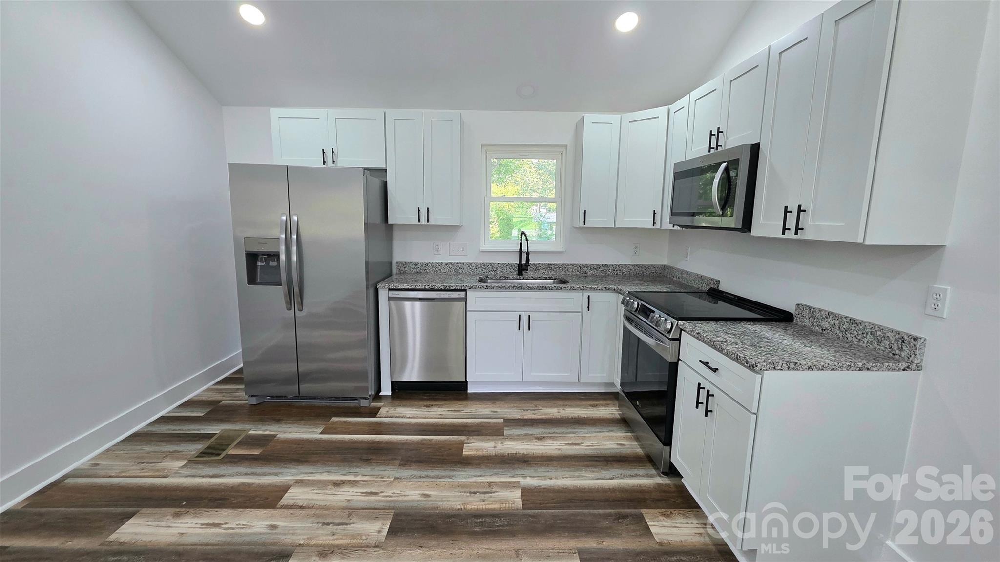 513 E Ohio Avenue Property Photo 11