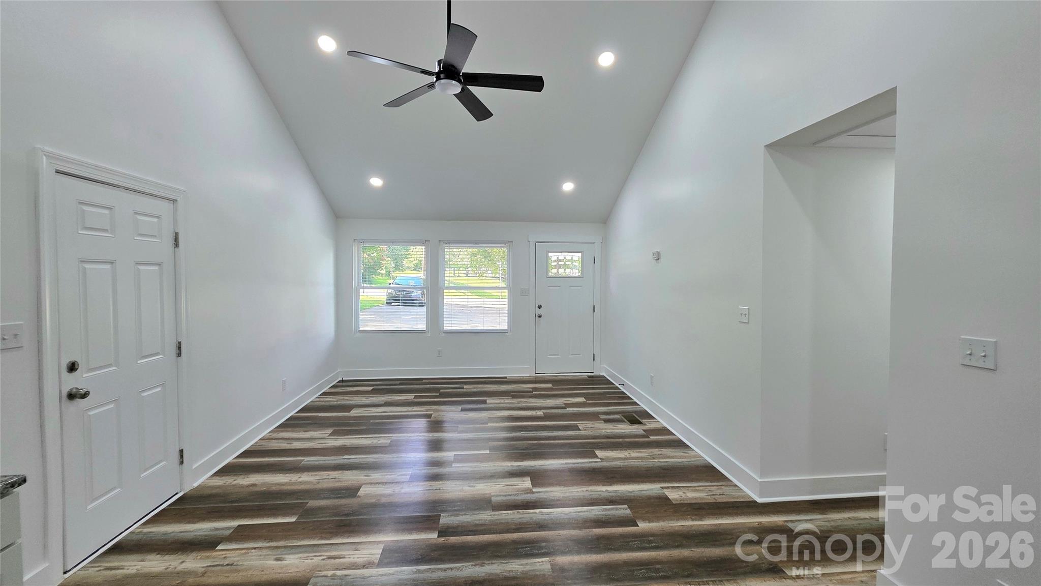 513 E Ohio Avenue Property Photo 14