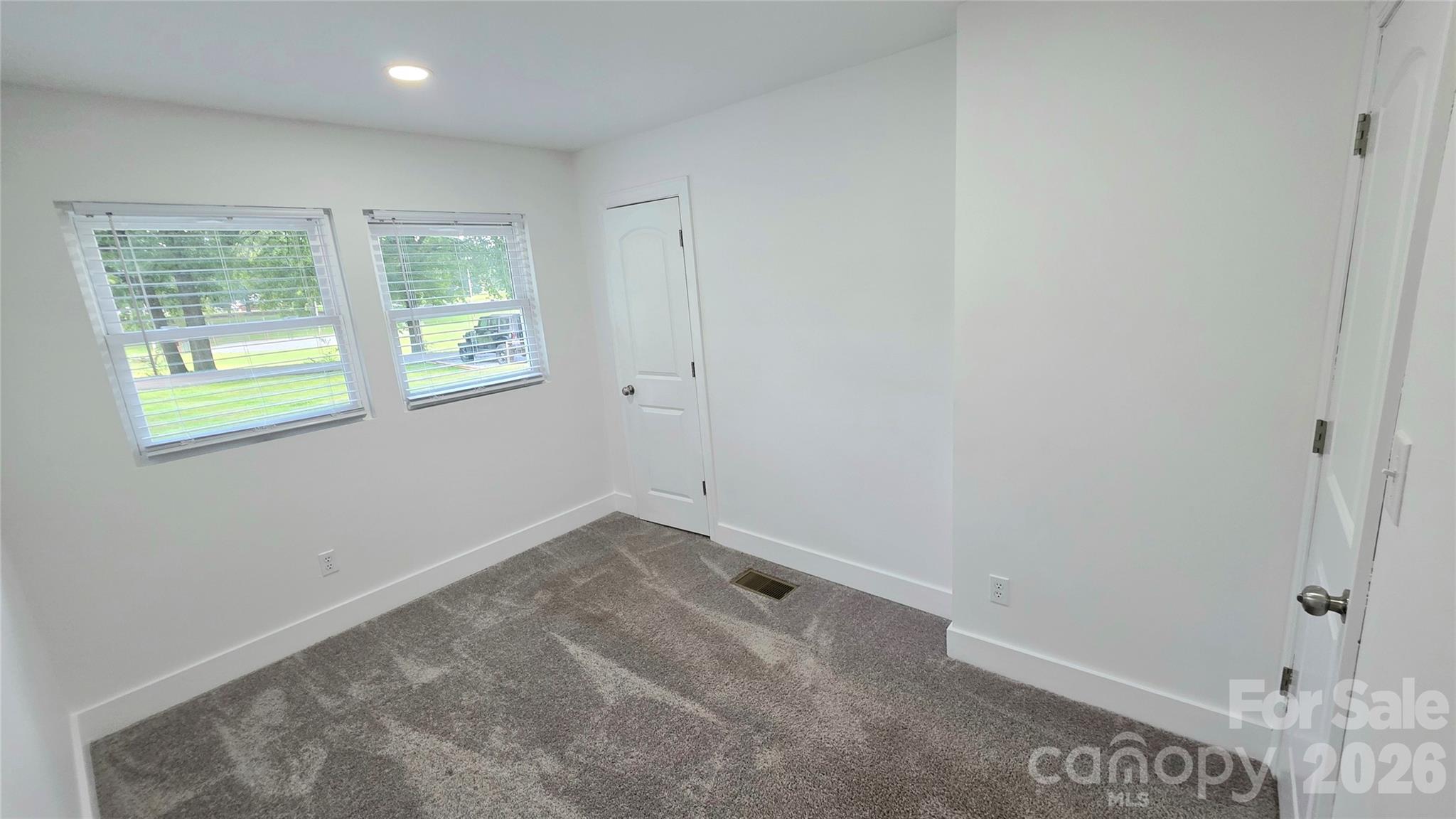 513 E Ohio Avenue Property Photo 19