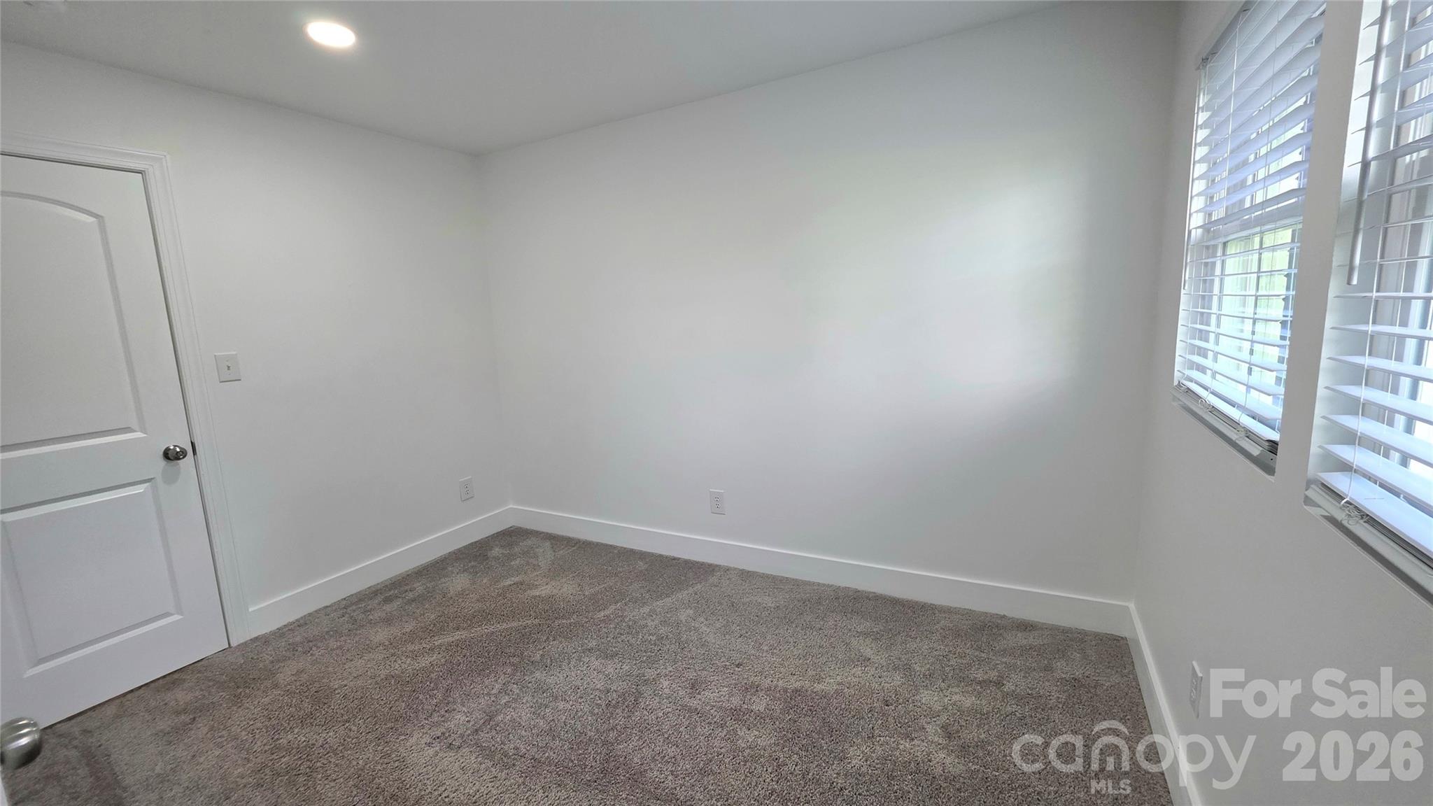 513 E Ohio Avenue Property Photo 20