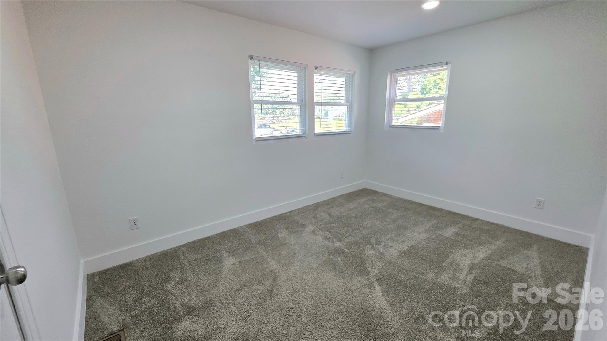 513 E Ohio Avenue Property Photo 22