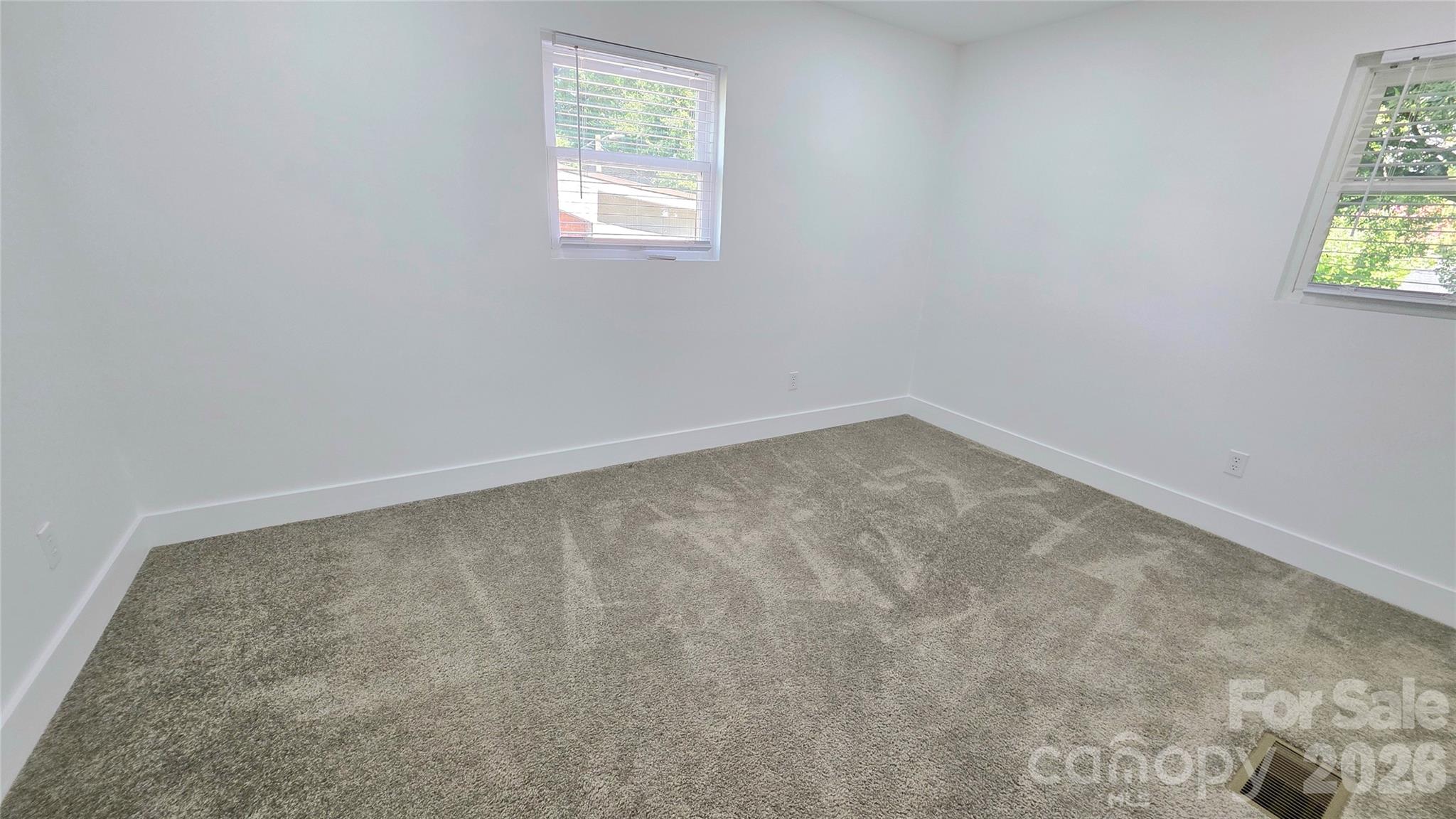 513 E Ohio Avenue Property Photo 25