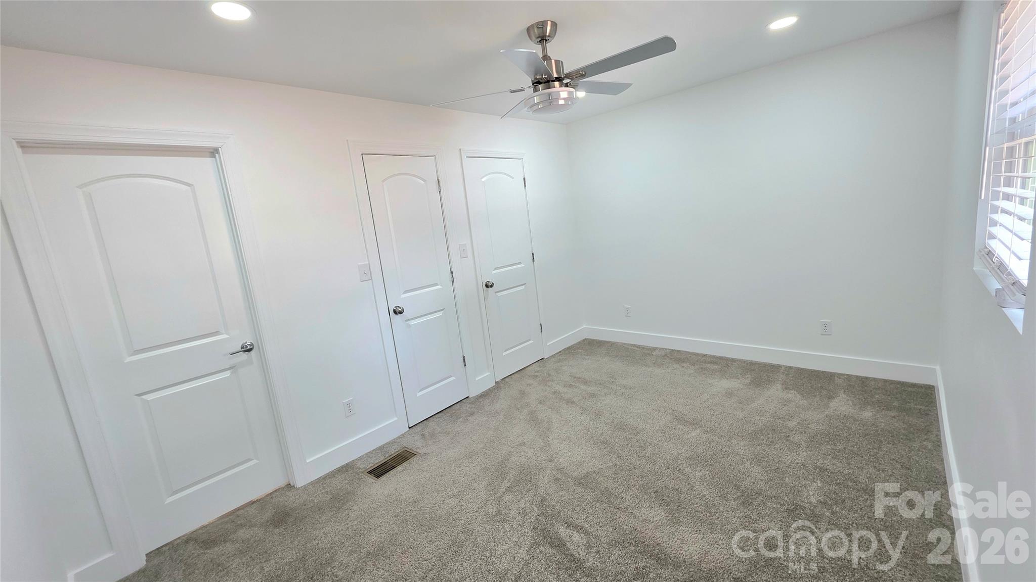 513 E Ohio Avenue Property Photo 28