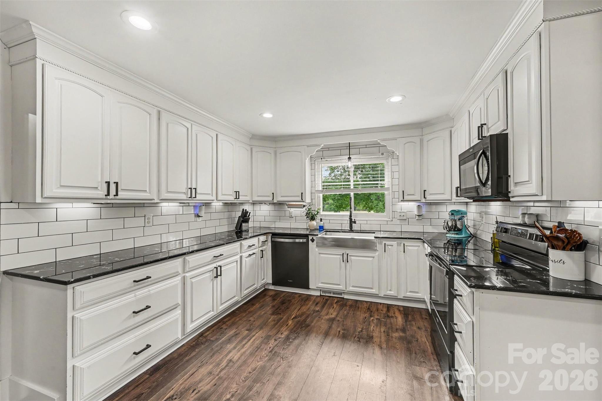 5718 White Store Road Property Photo 2