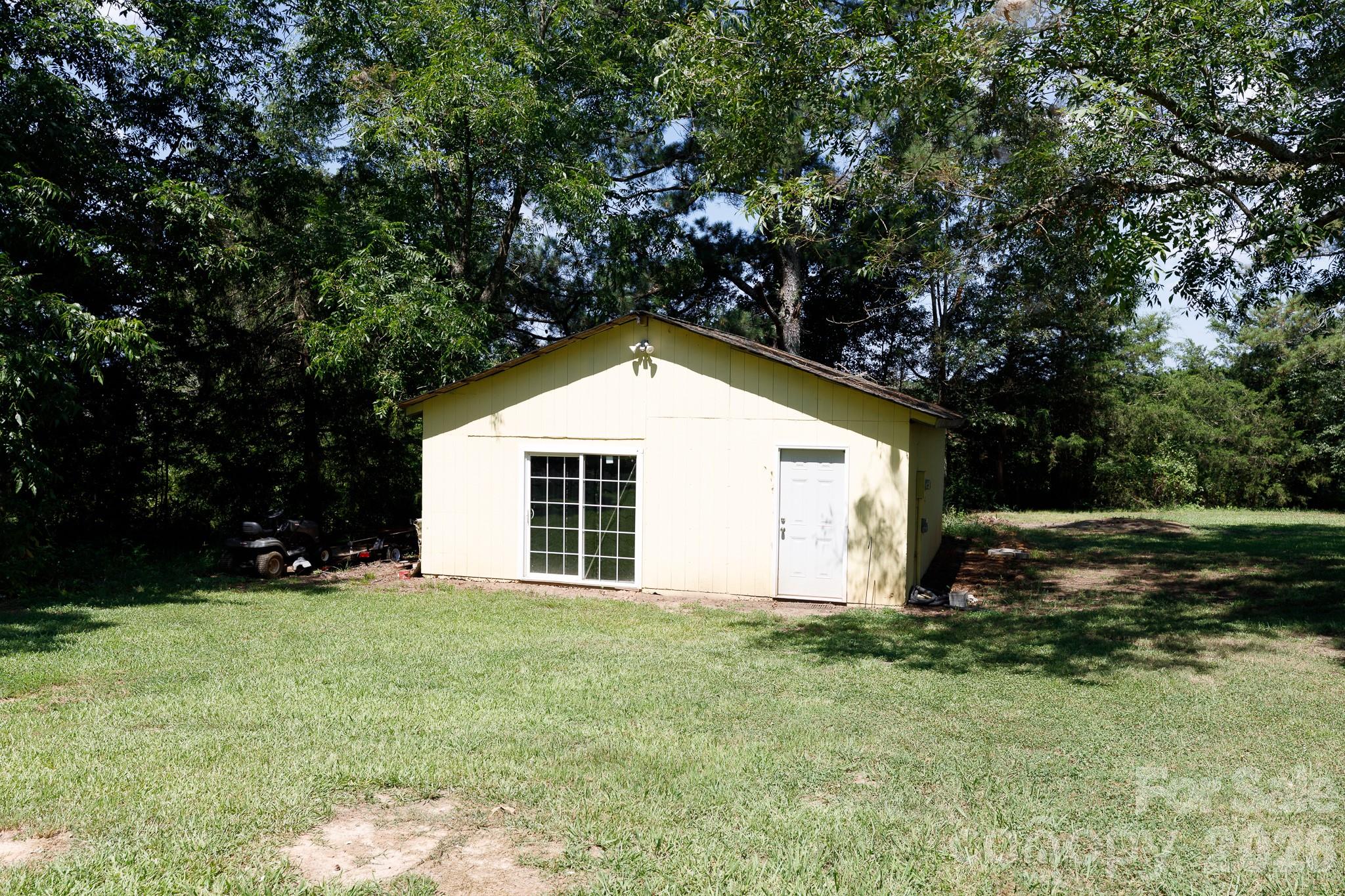 12173 Old Douglass Road Property Photo 4