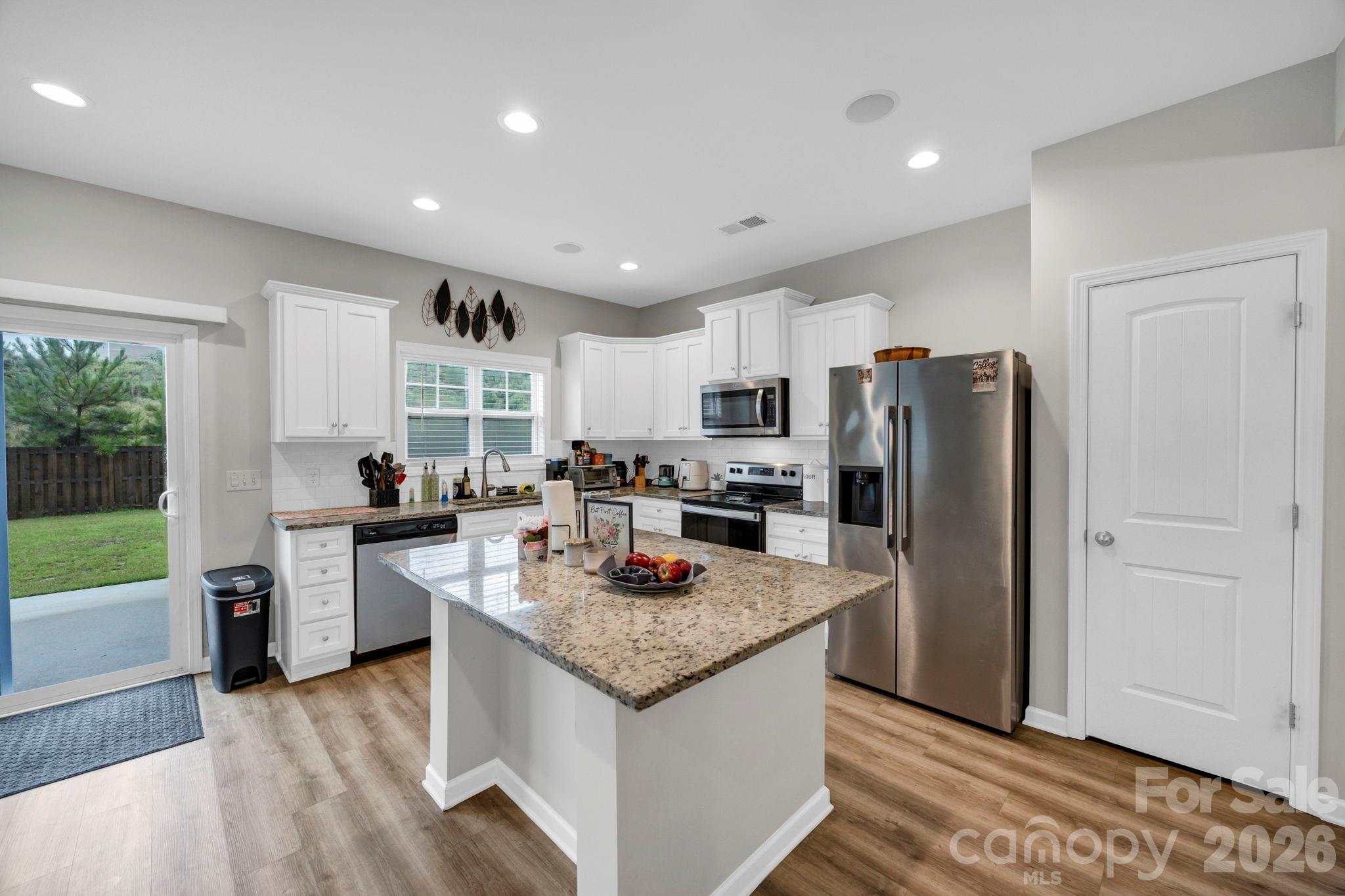 102 Calming Creek Way Property Photo 12
