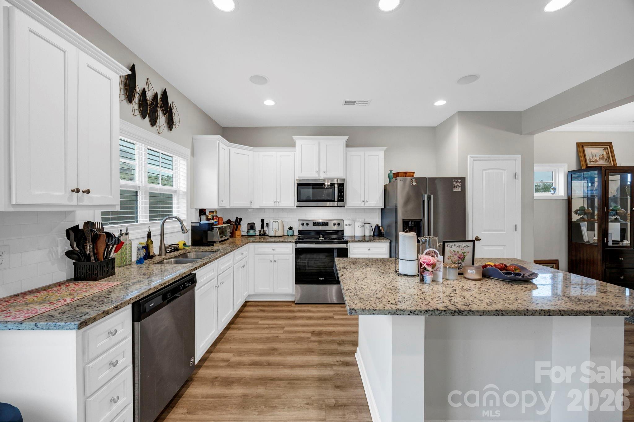102 Calming Creek Way Property Photo 13