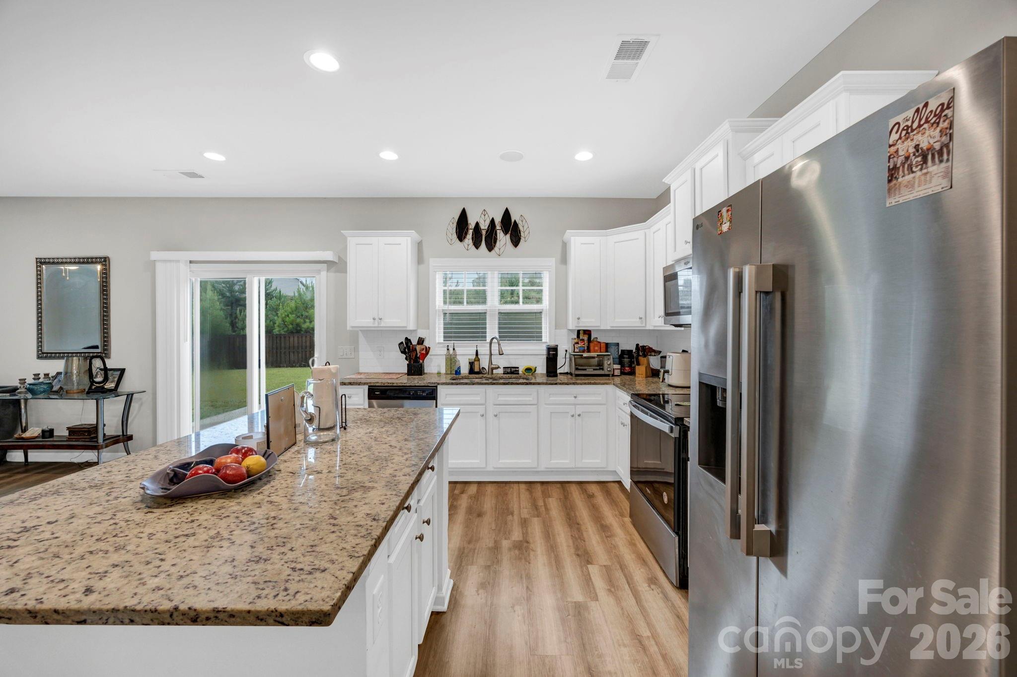 102 Calming Creek Way Property Photo 14