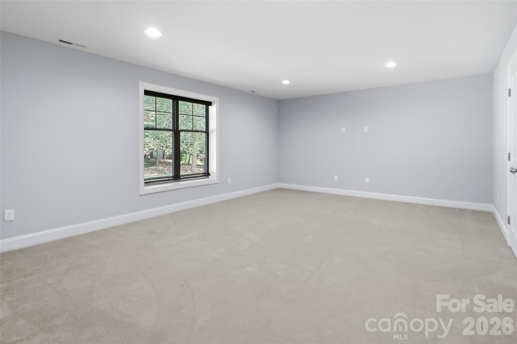 125 Beechmont Drive Property Photo 19