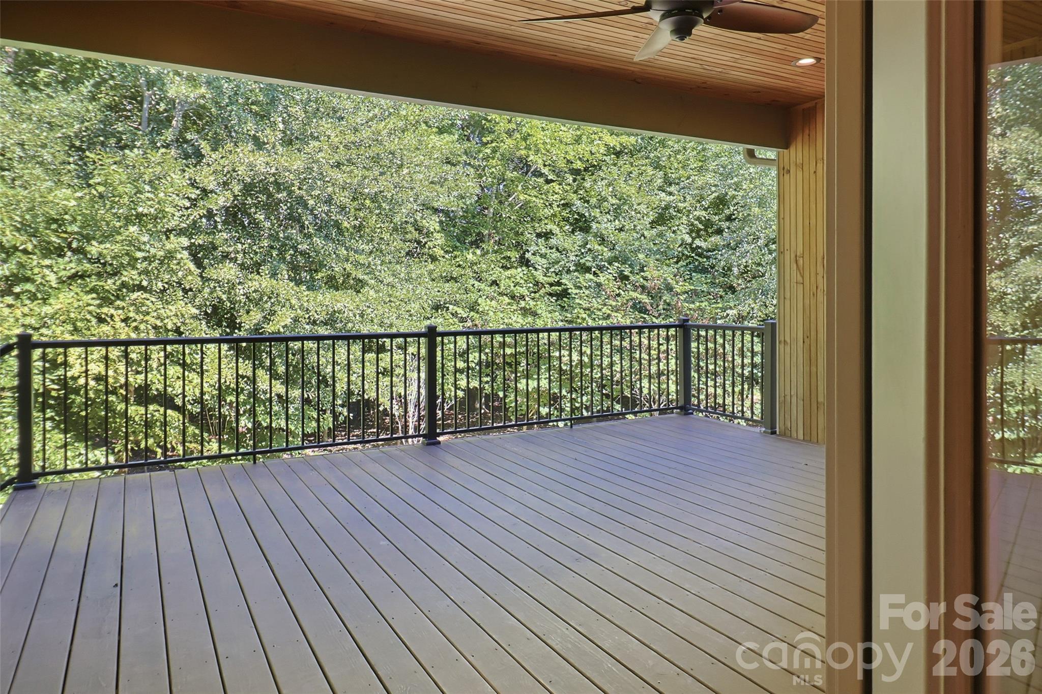 125 Beechmont Drive Property Photo 22