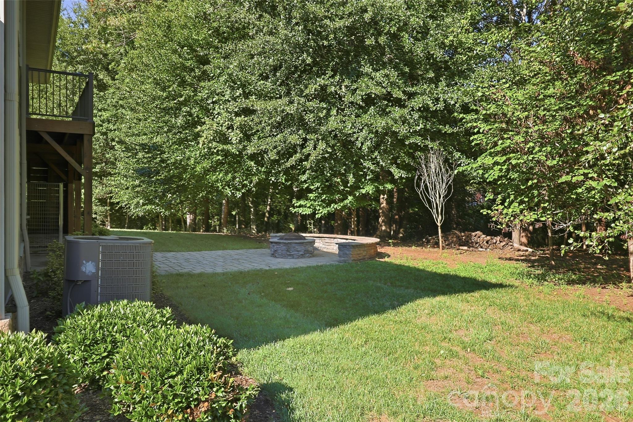 125 Beechmont Drive Property Photo 25
