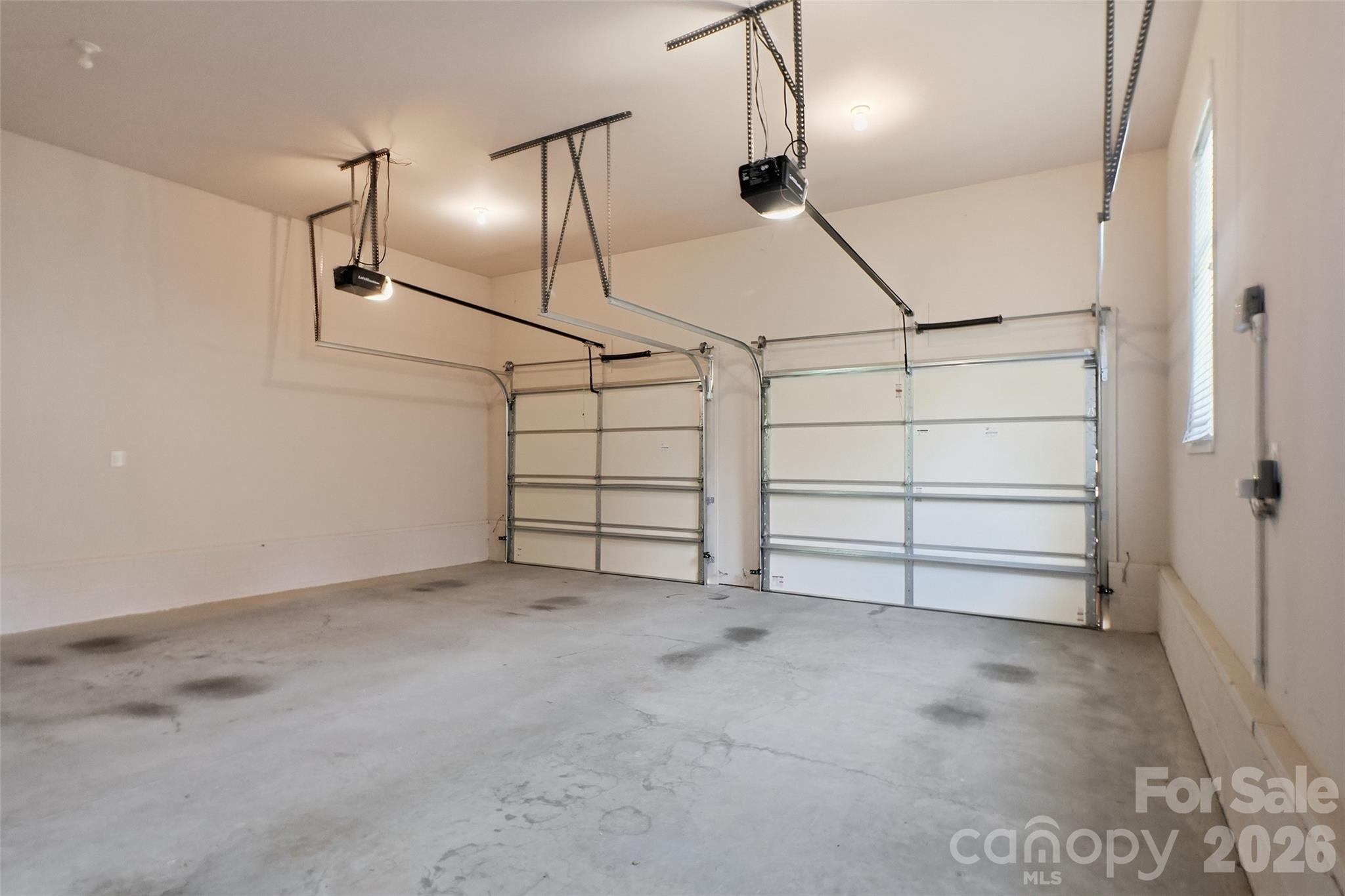 125 Beechmont Drive Property Photo 29