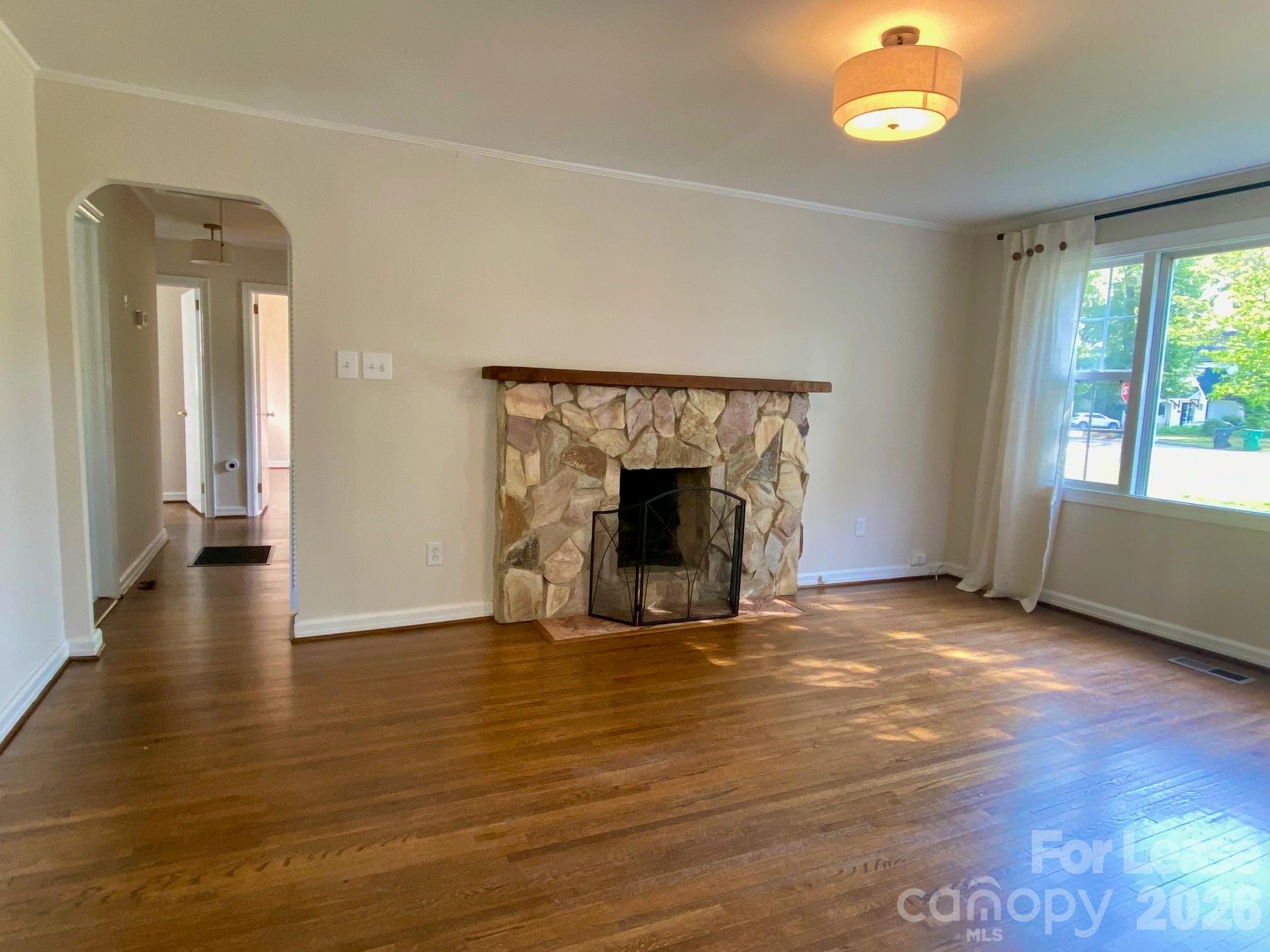 5300 Buckingham Drive Property Photo 2