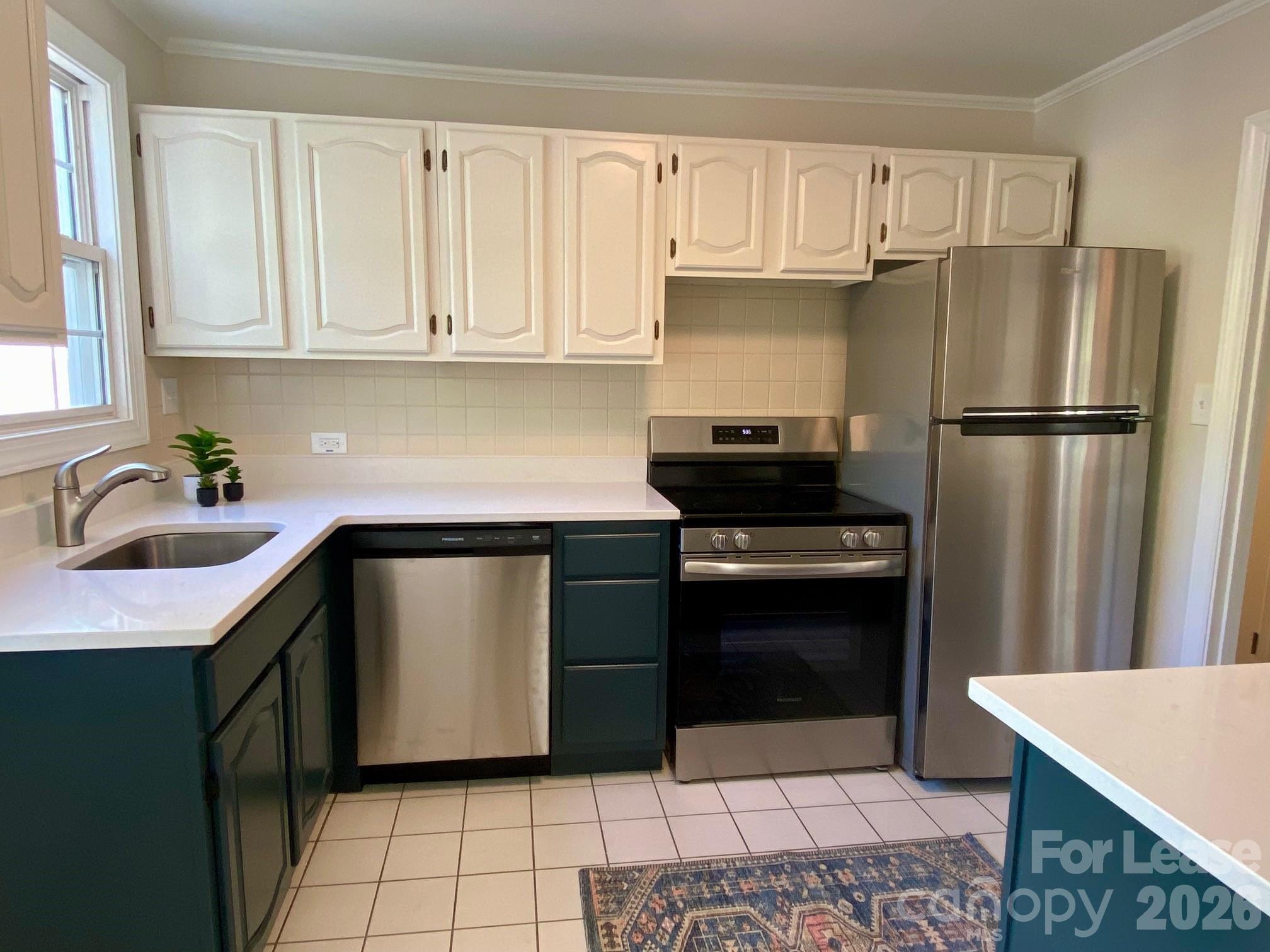 5300 Buckingham Drive Property Photo 8
