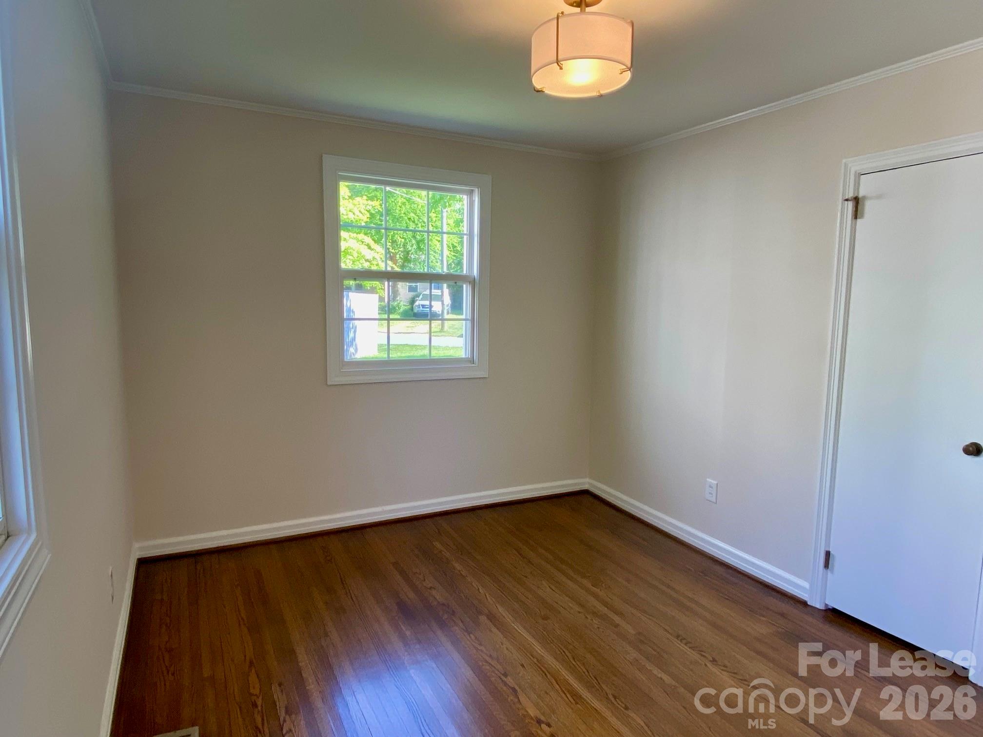 5300 Buckingham Drive Property Photo 10