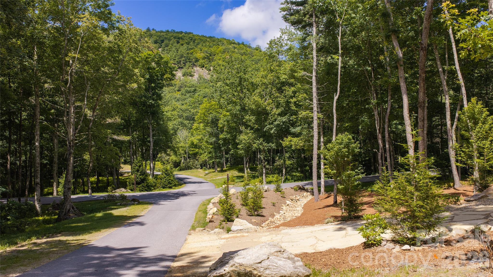 11 E Fish Camp Trail W19 Property Photo 35
