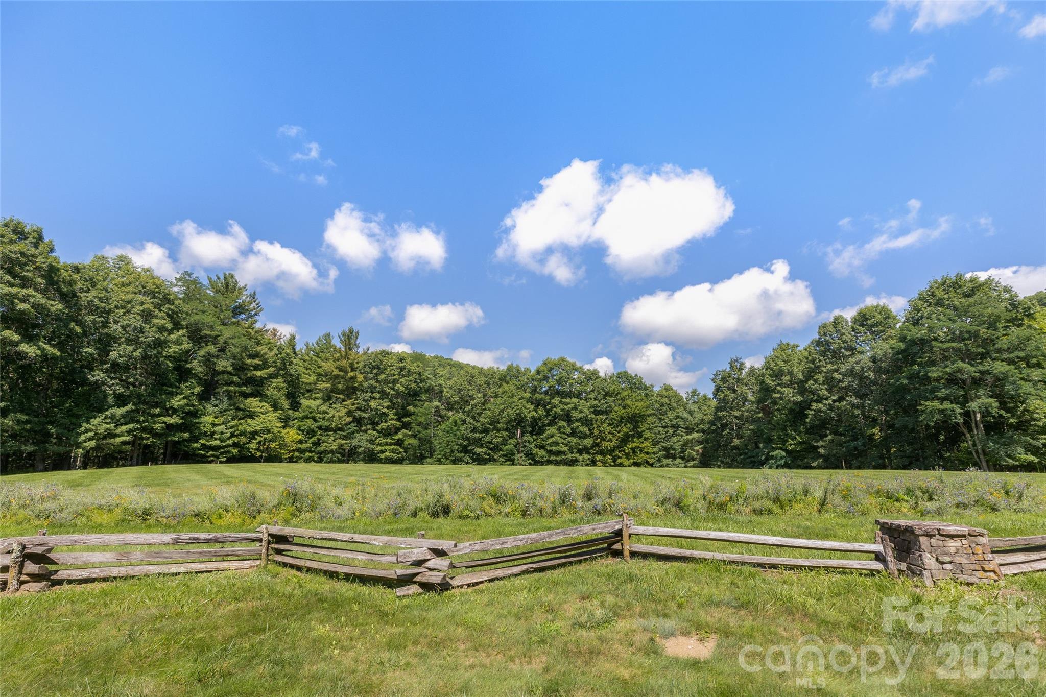 11 E Fish Camp Trail W19 Property Photo 45