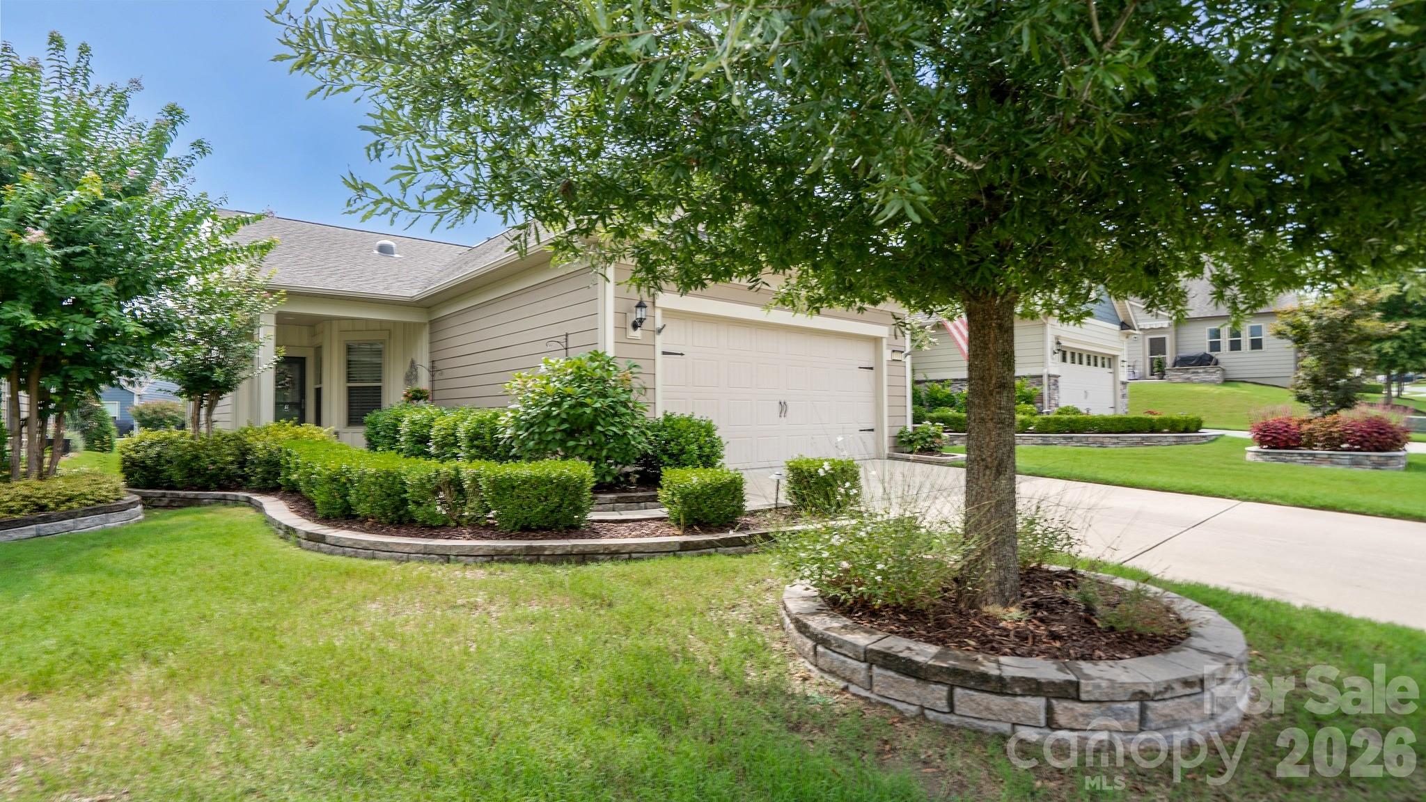 1018 Kirby Drive Property Photo 1