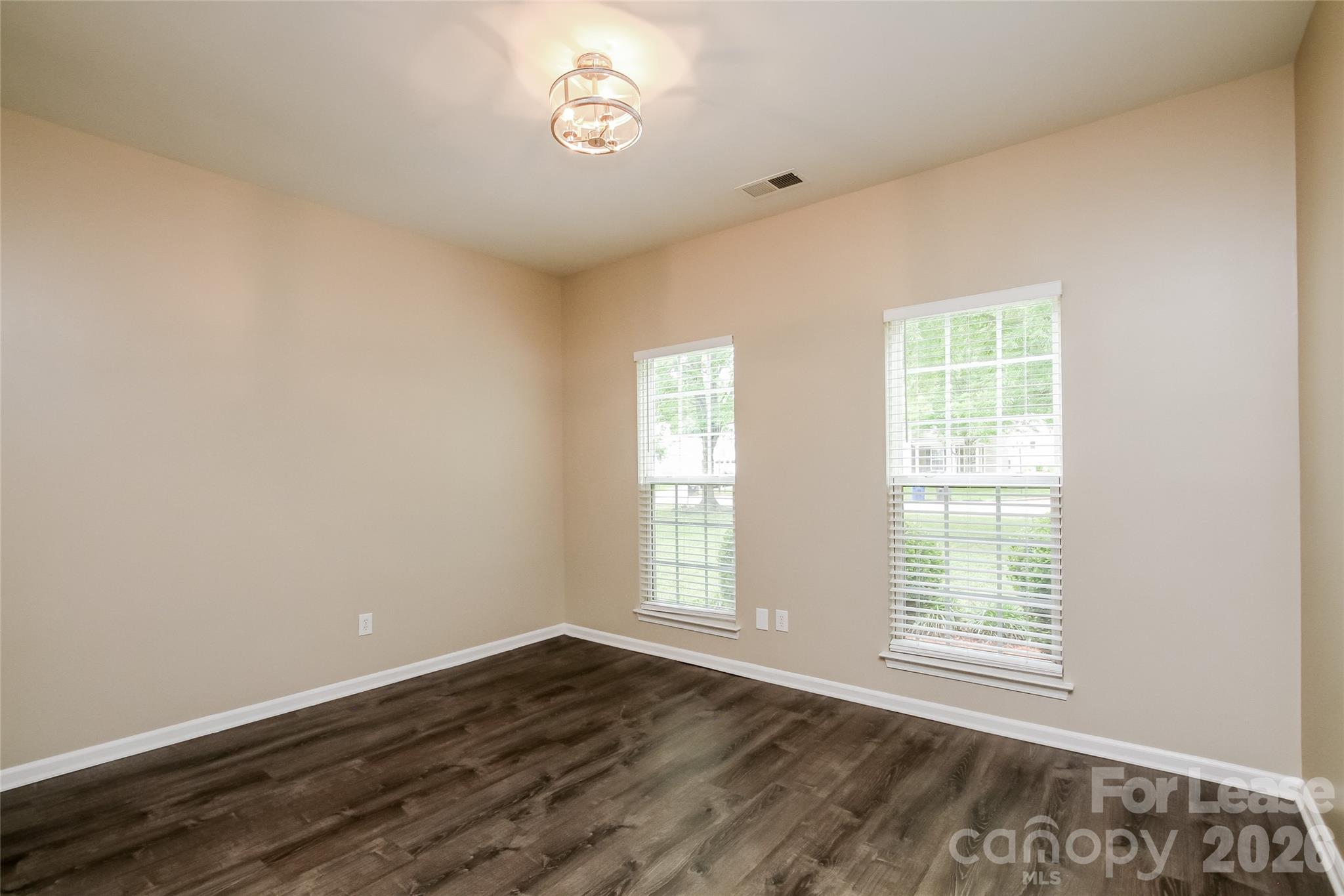 601 N Mulberry Street Property Photo 6
