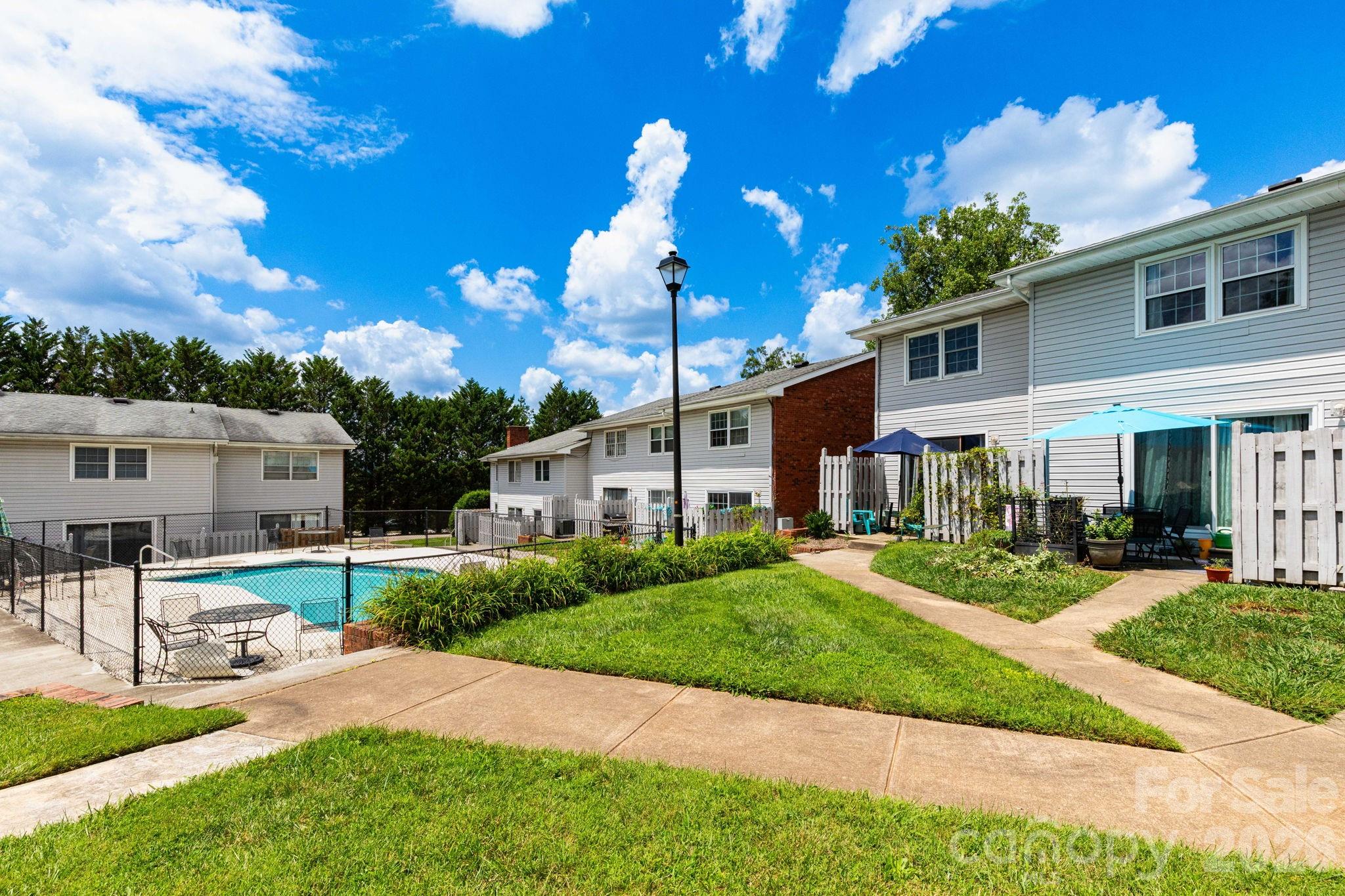 405 Southway Garden Road Property Photo 2