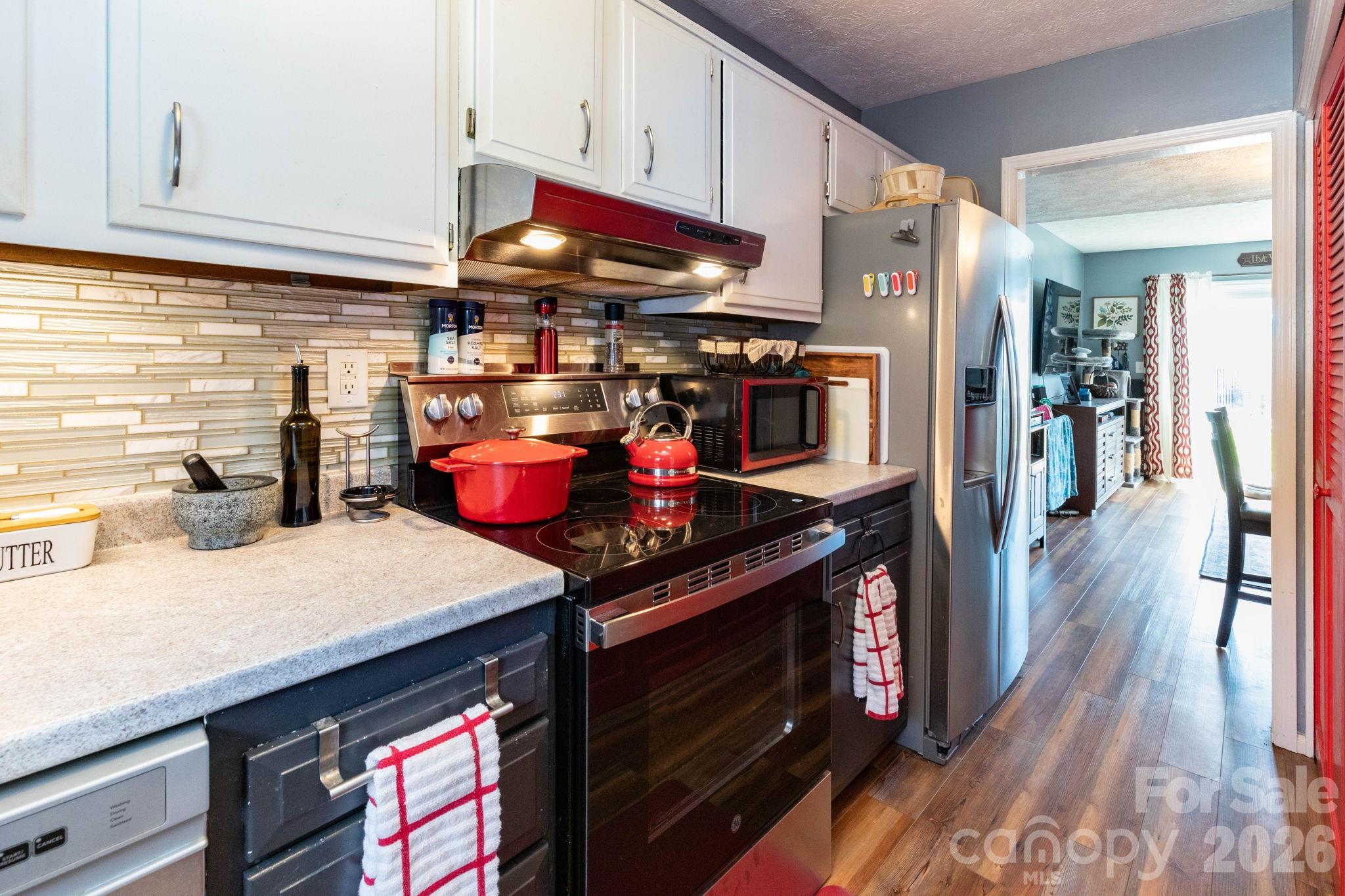 405 Southway Garden Road Property Photo 4