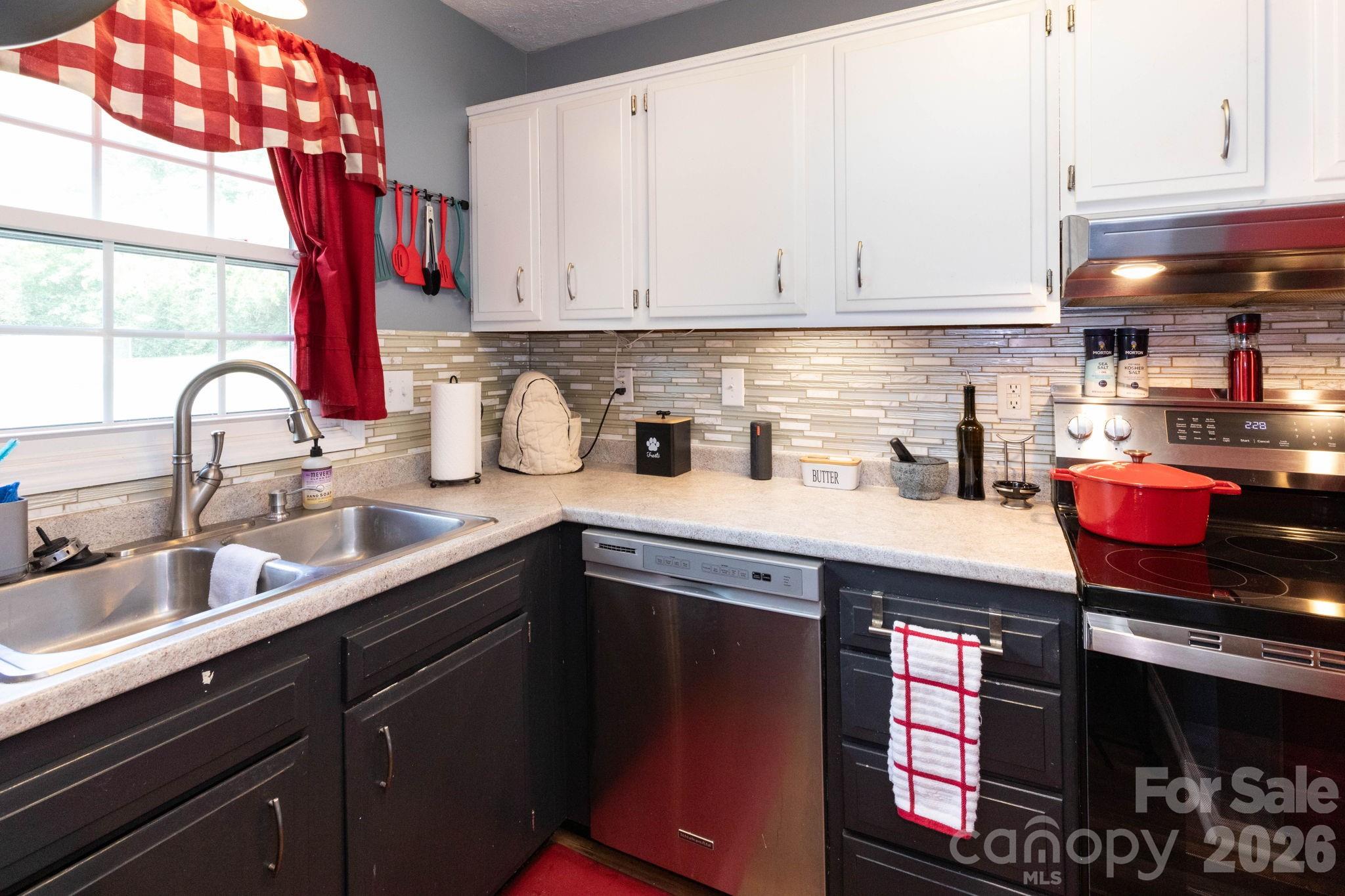 405 Southway Garden Road Property Photo 5