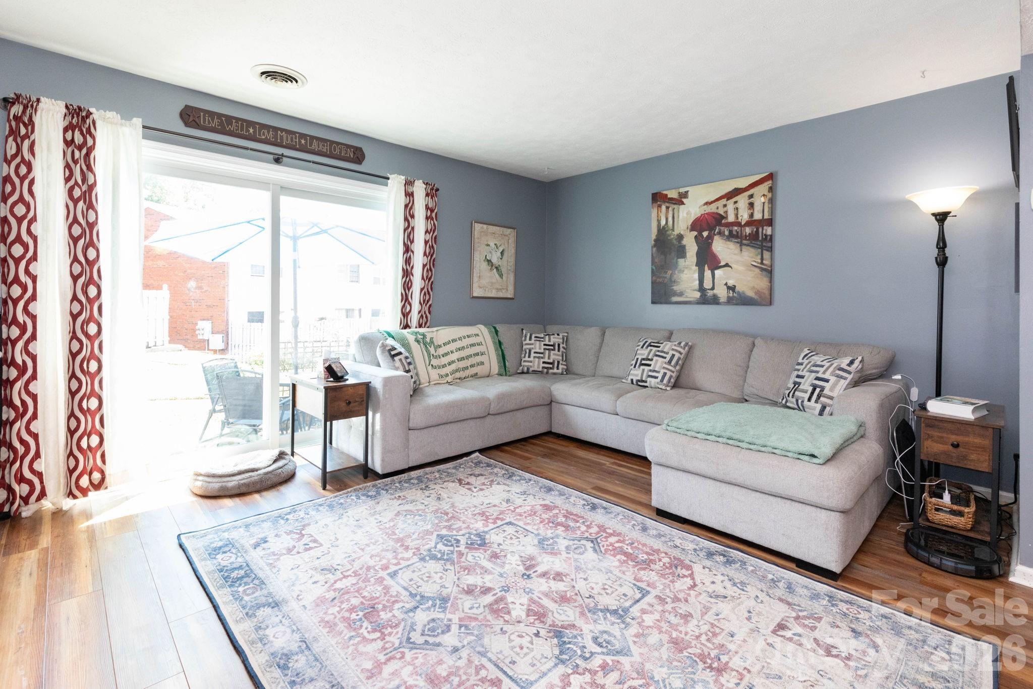 405 Southway Garden Road Property Photo 8