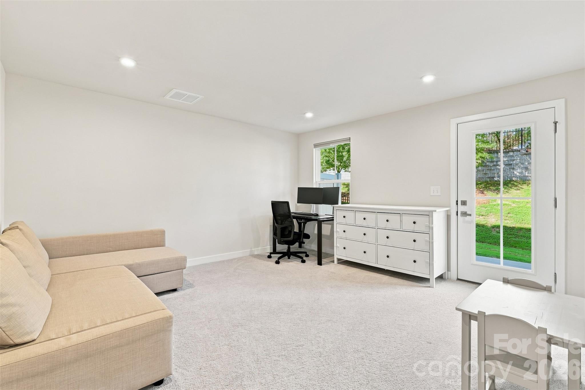 628 Crudent Road Property Photo 6